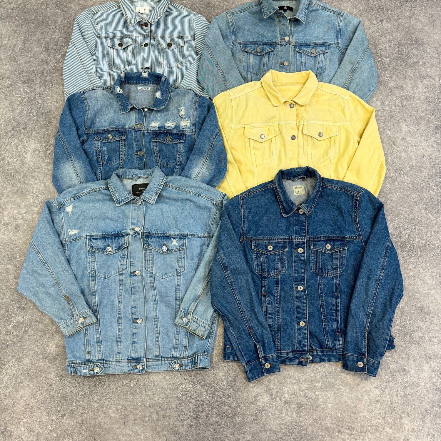 veste-jean-femme-grossiste-vintage-moderne-vetement-friperie-wholesaler-seconde-main-80-90-2000-2010