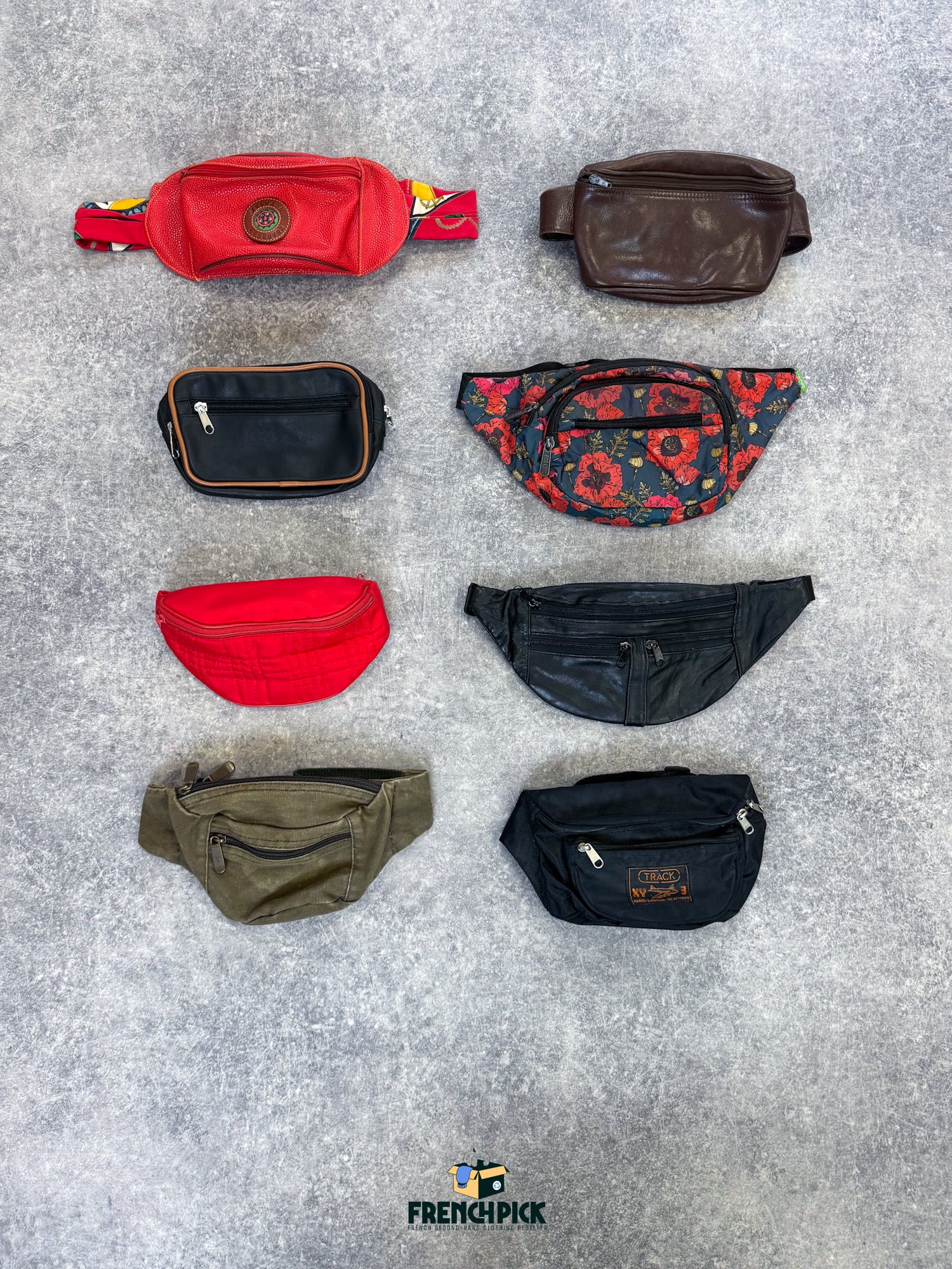 Sac-banane-saccoche-cuir-marques-nike-adidas-femme-homme-moderne-vintage-vetement-grossiste-friperie-wholesaler-seconde-main-marque-occasion-textile-piece-annees-80-90-2000-2010-french-pick