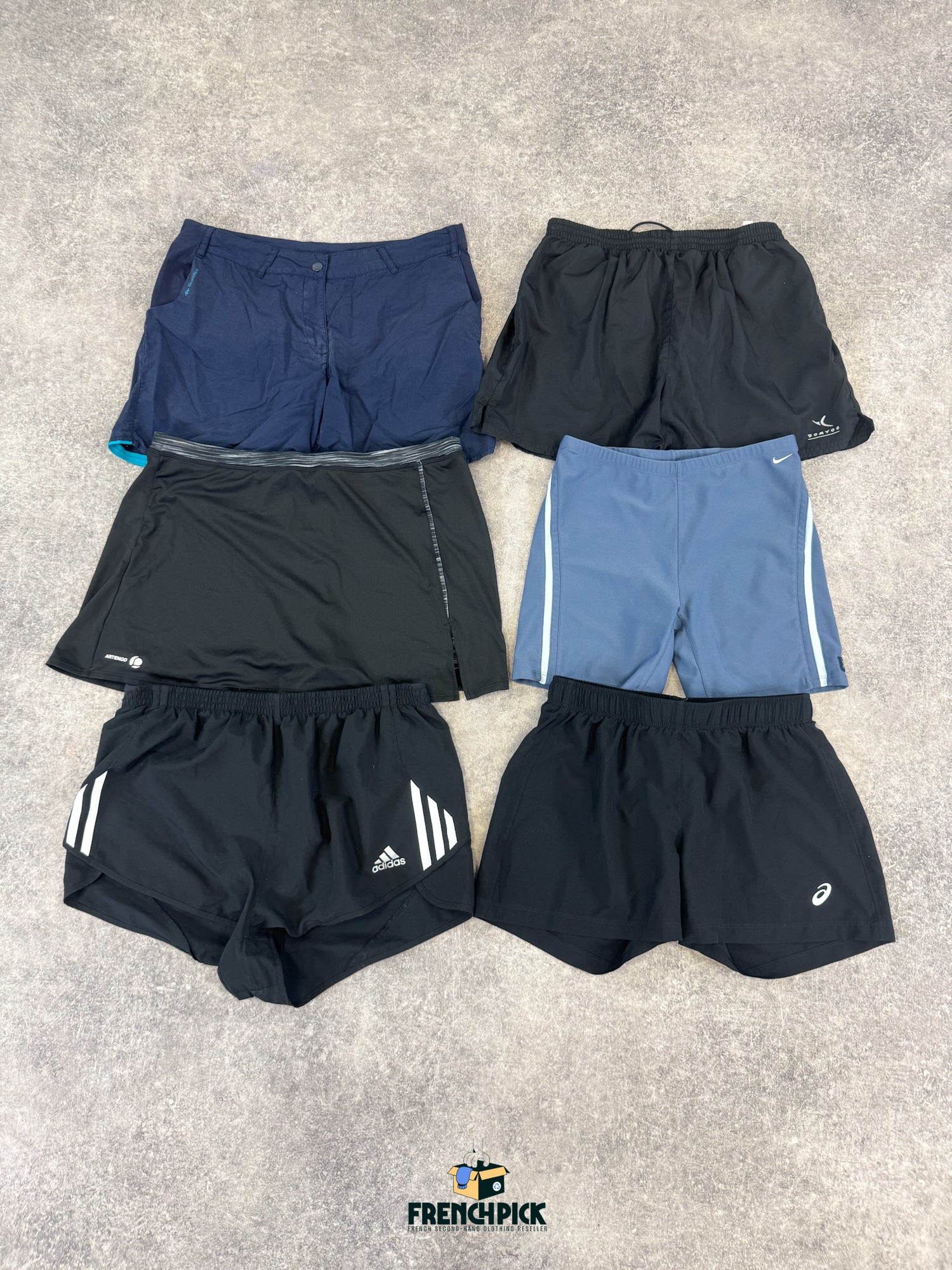 legging-sport-fitness-foot-football-running-course-tennis-femme-marque-moderne-vintage-vetement-grossiste-friperie-wholesaler-seconde-main-occasion-textile-piece-80-90-2000-2010