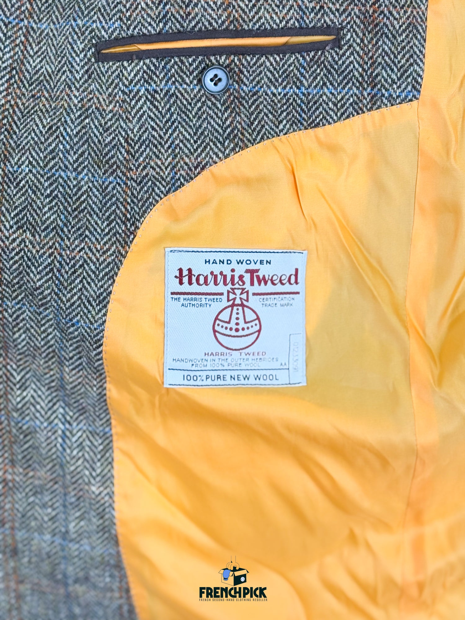 blazer-harris-tweed-homme-femme-vintage-moderne-laine-tweed-british-tailoring-veste-structuree-motifs-carreaux-chevrons-seconde-main-friperie-grossiste-wholesaler-vetement-vintage-80-90-2000-french-pick-reseller-vinted