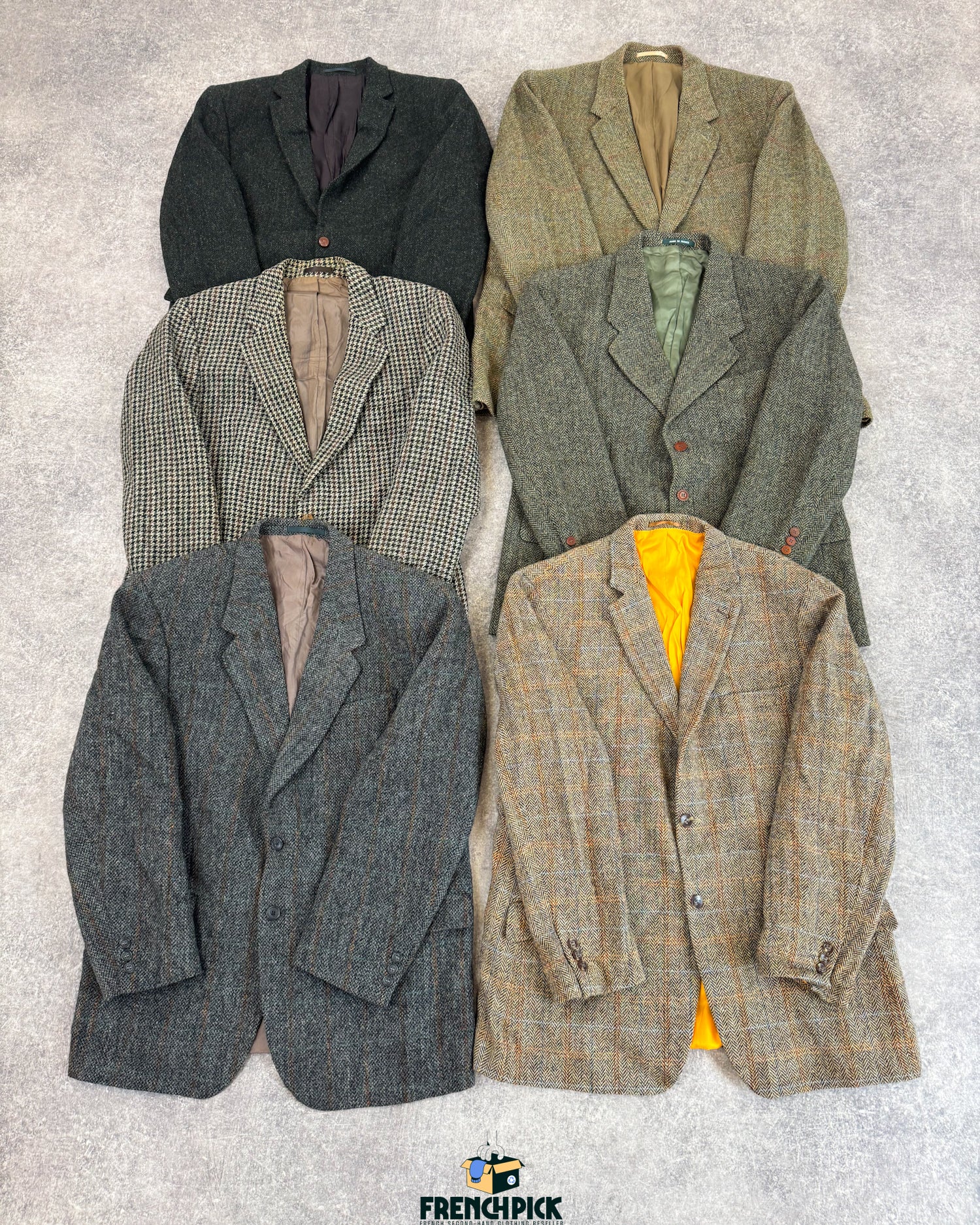 blazer-harris-tweed-homme-femme-vintage-moderne-laine-tweed-british-tailoring-veste-structuree-motifs-carreaux-chevrons-seconde-main-friperie-grossiste-wholesaler-vetement-vintage-80-90-2000-french-pick-reseller-vinted