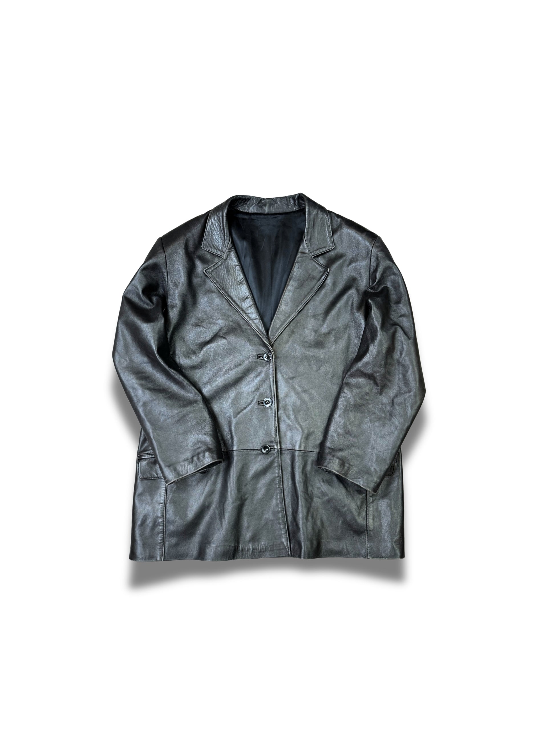 cuirs-veste-en-cuir-blazer-vintage-vrai-cuir-de-vache-daimpatine-ancien-homme-vintage-vetements-femme-vintage-vetement-grossiste-friperie-wholesaler-seconde-main-marque-occasion-textile-piece-annees-80-90-2000-2010-french-pick-reseller-vinted-reseller-vinted-vente-en-ligne