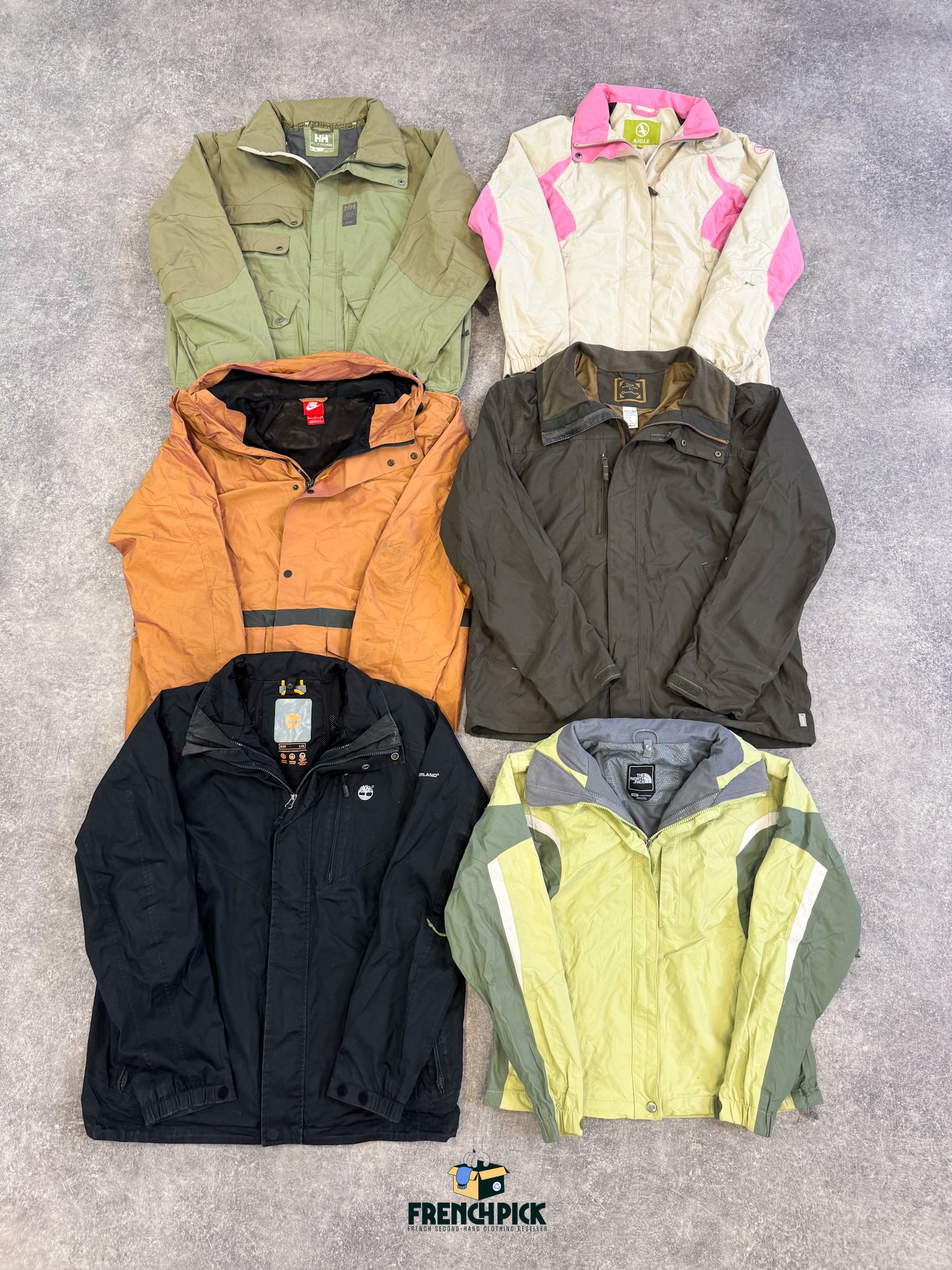 blouson-manteau-technique-sport-montagne-the-north-face-patagonia-nike-adidas-homme-femme-vintage-moderne-vetement-grossiste-friperie-wholesaler-seconde-main-marque-occasion-textile-piece-annees-80-90-2000-2010-french-pick
