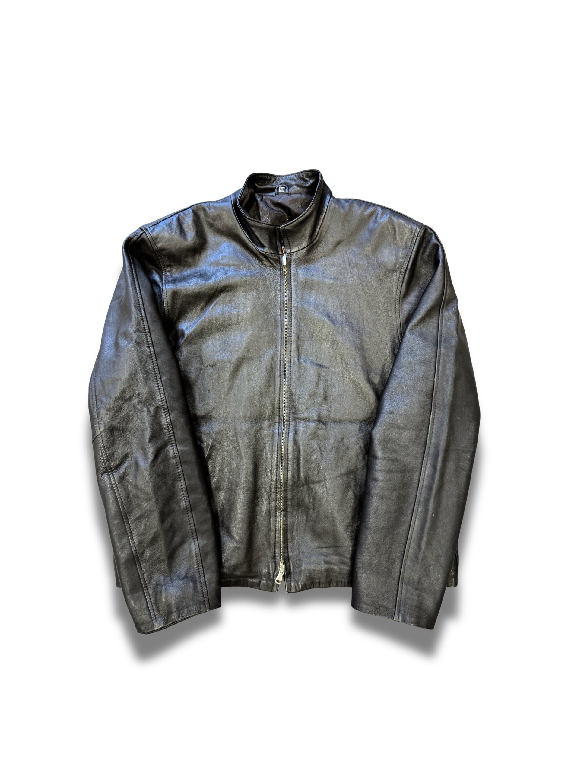 blouson-cuirs-manteau-veste-en-cuir-blazer-vintage-vrai-cuir-de-vache-daim-patine-ancien-homme-vintage-vetements-vintage-vetement-grossiste-friperie-wholesaler-seconde-main-marque-occasion-textile-piece-annees-80-90-2000-2010-french-pick-reseller-vinted-reseller-vinted-vente-en-ligne