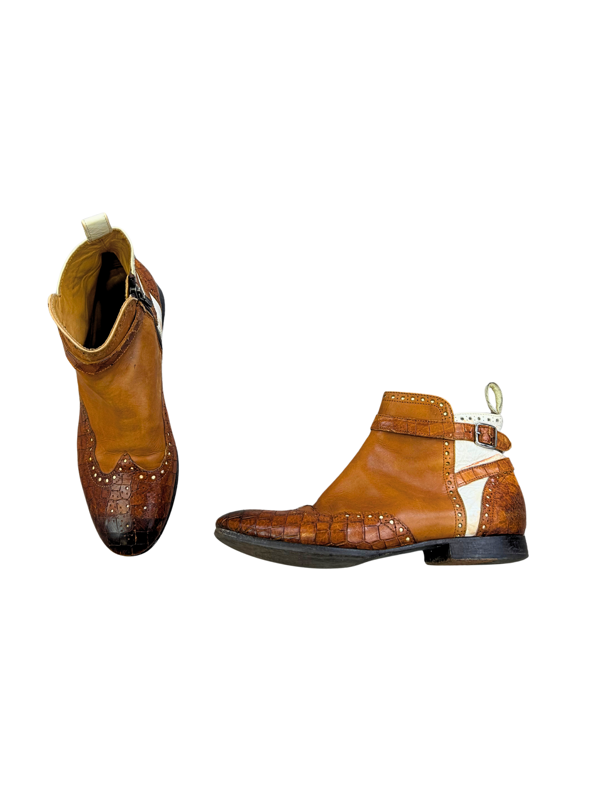 botte-bottine-talon-mixte-homme-femme-vintage-moderne-vetements-vintage-moderne-grossiste-friperie-fripe-wholesaler-seconde-main-marque-occasion-textile-piece-annees-80-90-2000-2010-french-pick-reseller-vinted-reseller-vinted-vente-en-ligne