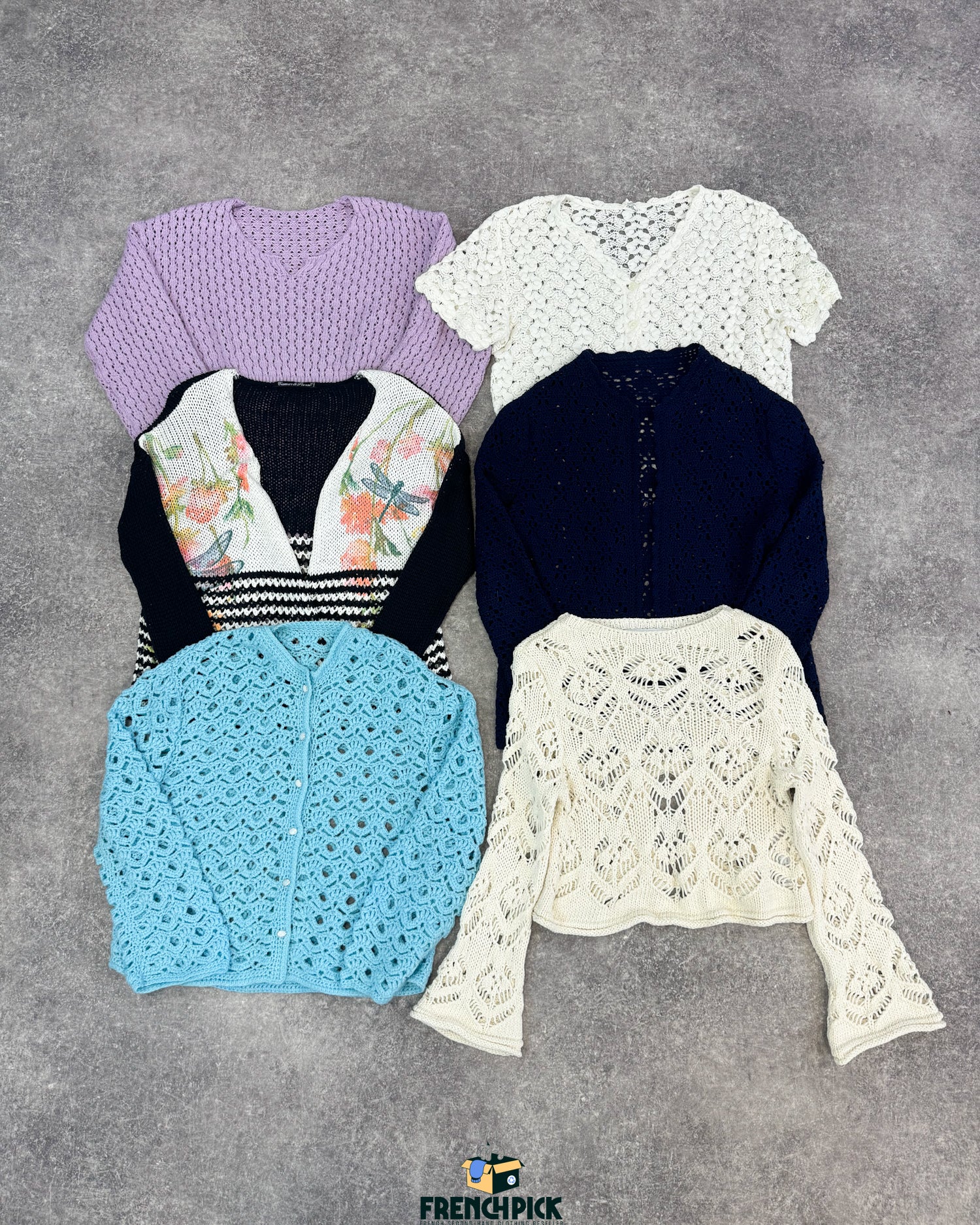 crochet-femme-pantalon-pull-robe-gilet-jupe-top-grossiste-vintage-moderne-vetement-friperie-wholesaler-seconde-main-80-90-2000-2010