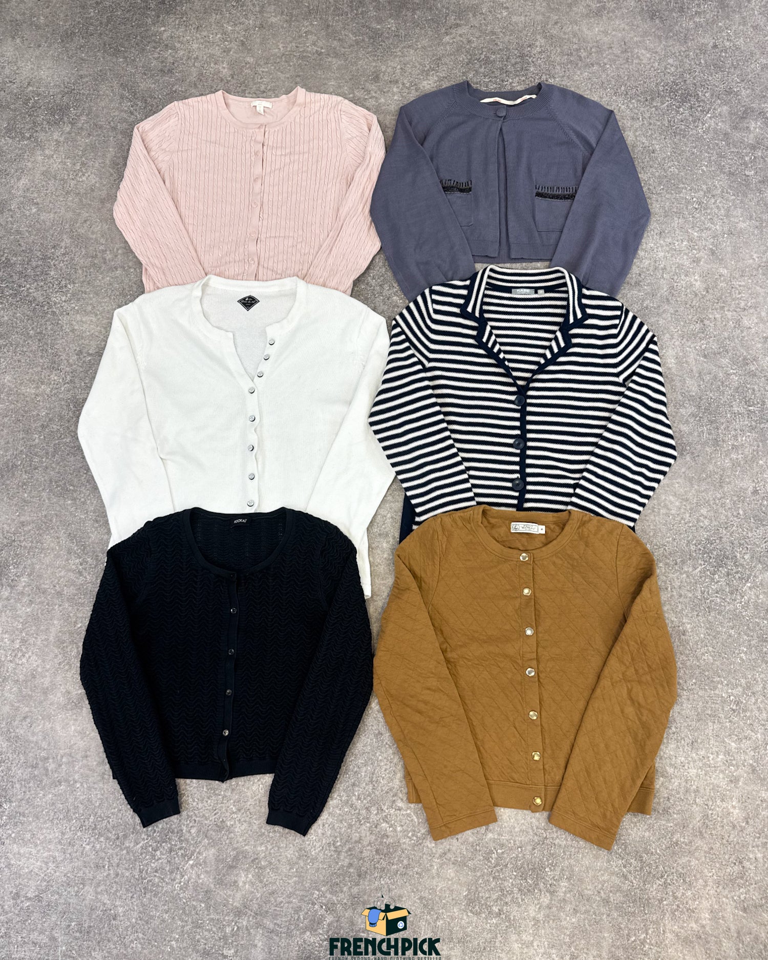 cardigan-mi-saison-leger-laine-gilet-femme-moderne-vetement-grossiste-friperie-wholesaler-seconde-main-marque-occasion-textile-piece-annees-80-90-2000-2010-french-pick