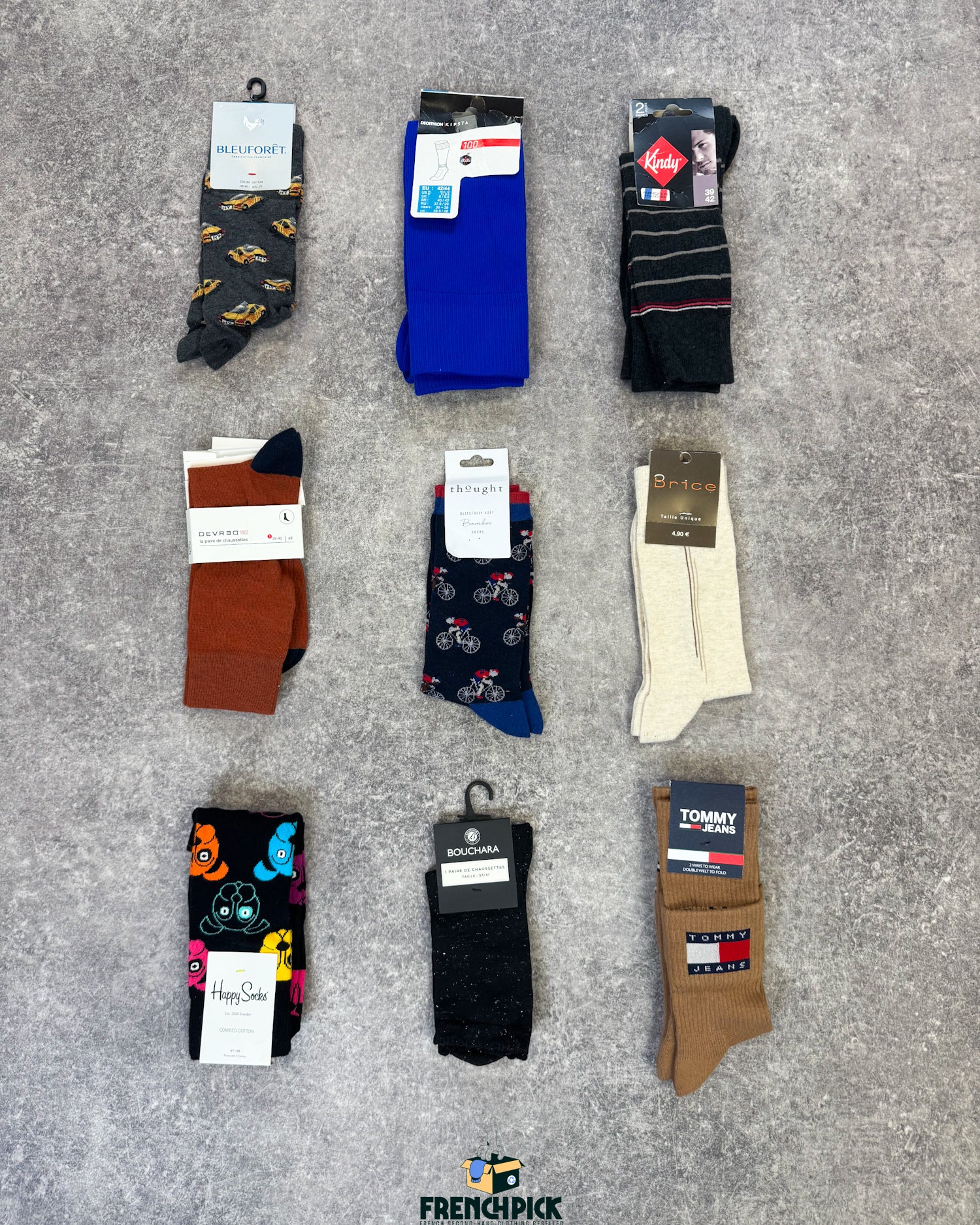 chaussettes-neuves-laine-motifs-femme-homme-vintage-moderne-vetement-grossiste-friperie-wholesaler-seconde-main-marque-occasion-textile-piece-80-90-2000-2010-french-pick