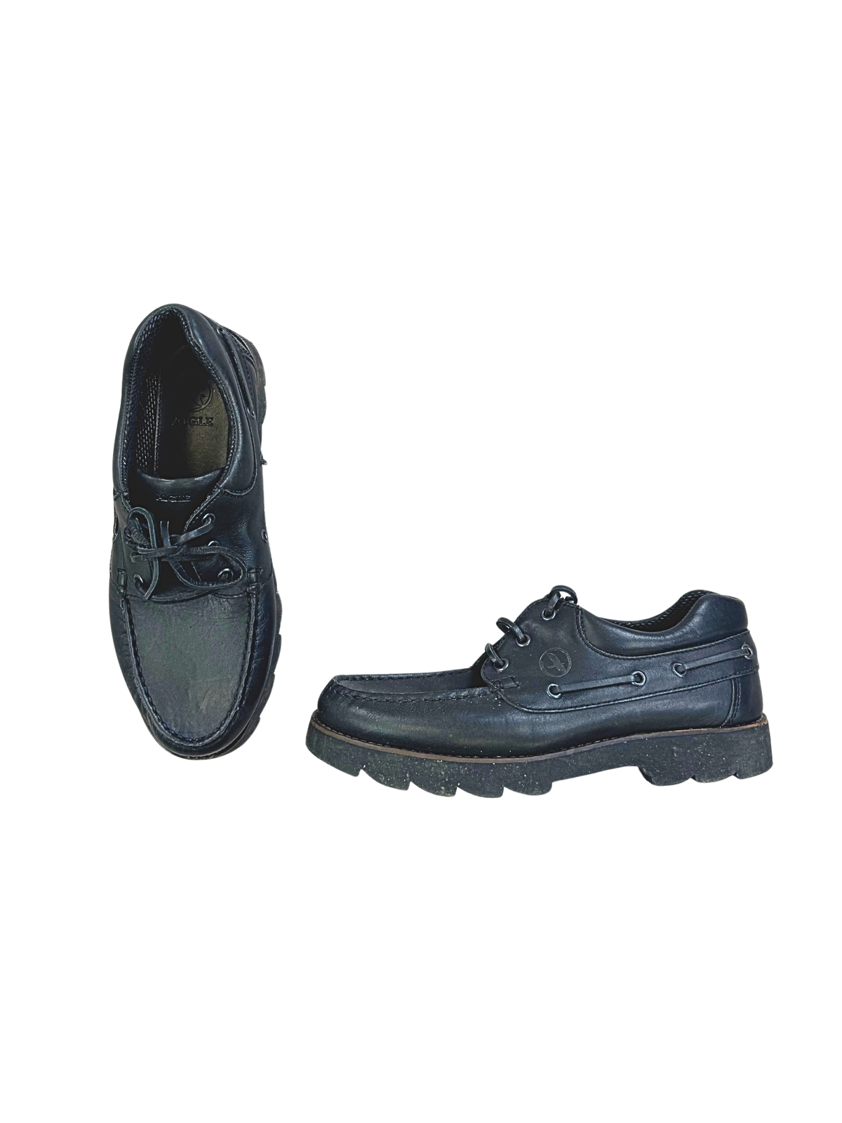 chaussure-bateau-marque-brand-cuir-tommy-hilfiger-timberland-lacoste-riccardo-sea-line-serafin-homme-femme-vintage-moderne-vetements-vintage-moderne-grossiste-friperie-fripe-wholesaler-seconde-main-marque-occasion-textile-piece-annees-80-90-2000-2010-french-pick-reseller-vinted-reseller-vinted-vente-en-ligne