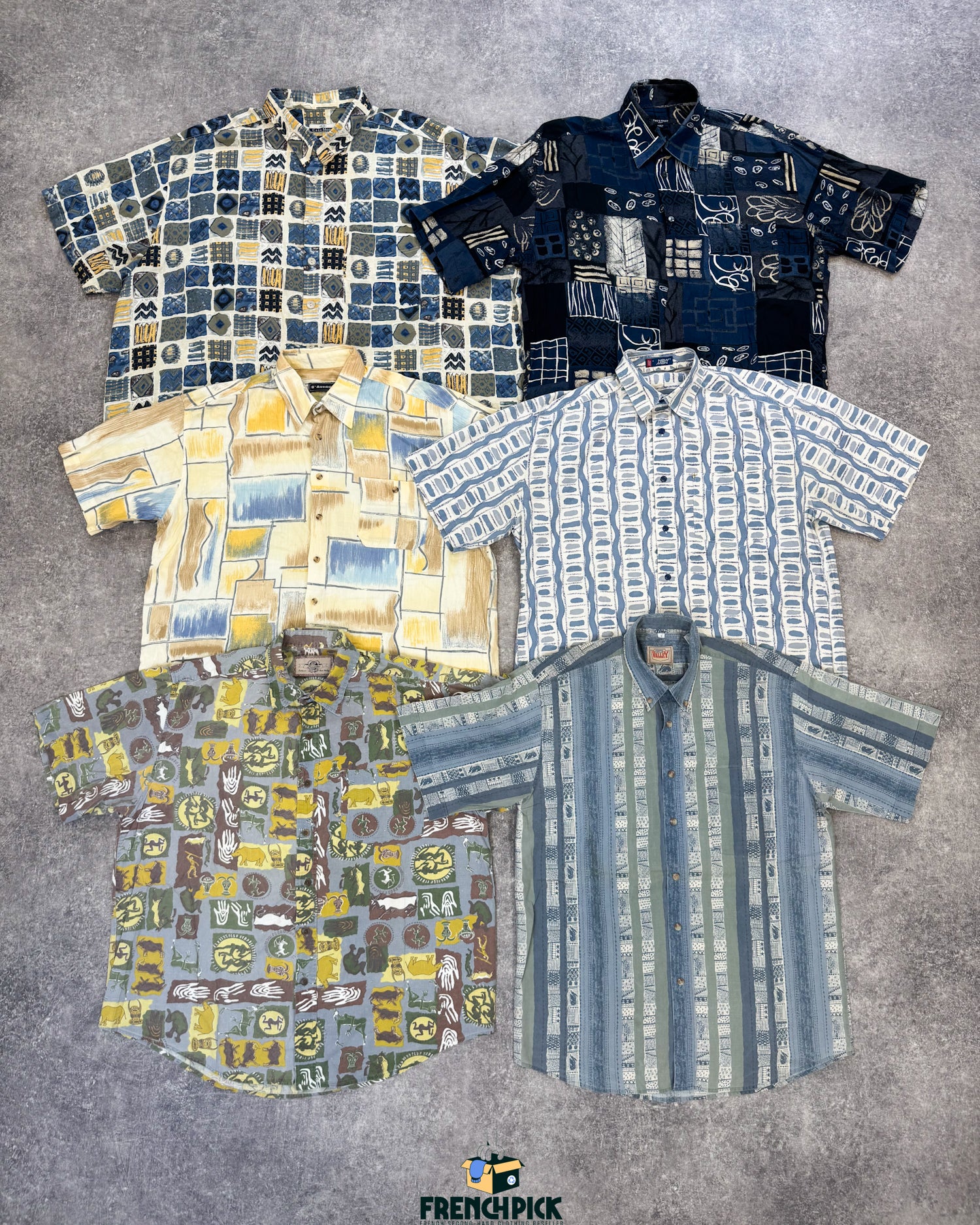 chemise-manches-courtes-motifs-annees-90-s-homme-vintage-vetement-grossiste-friperie-wholesaler-seconde-main-marque-occasion-textile-piece-80-90-2000-2010-french-pick