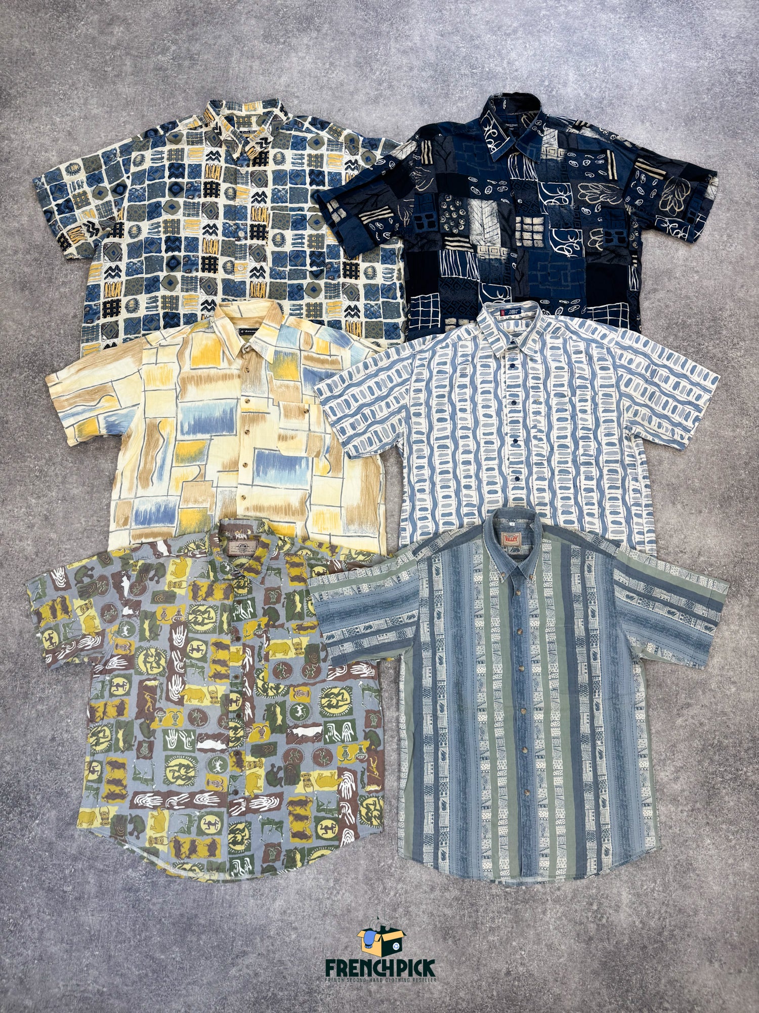 chemise-manches-courtes-motifs-annees-90-s-homme-vintage-vetement-grossiste-friperie-wholesaler-seconde-main-marque-occasion-textile-piece-80-90-2000-2010-french-pick