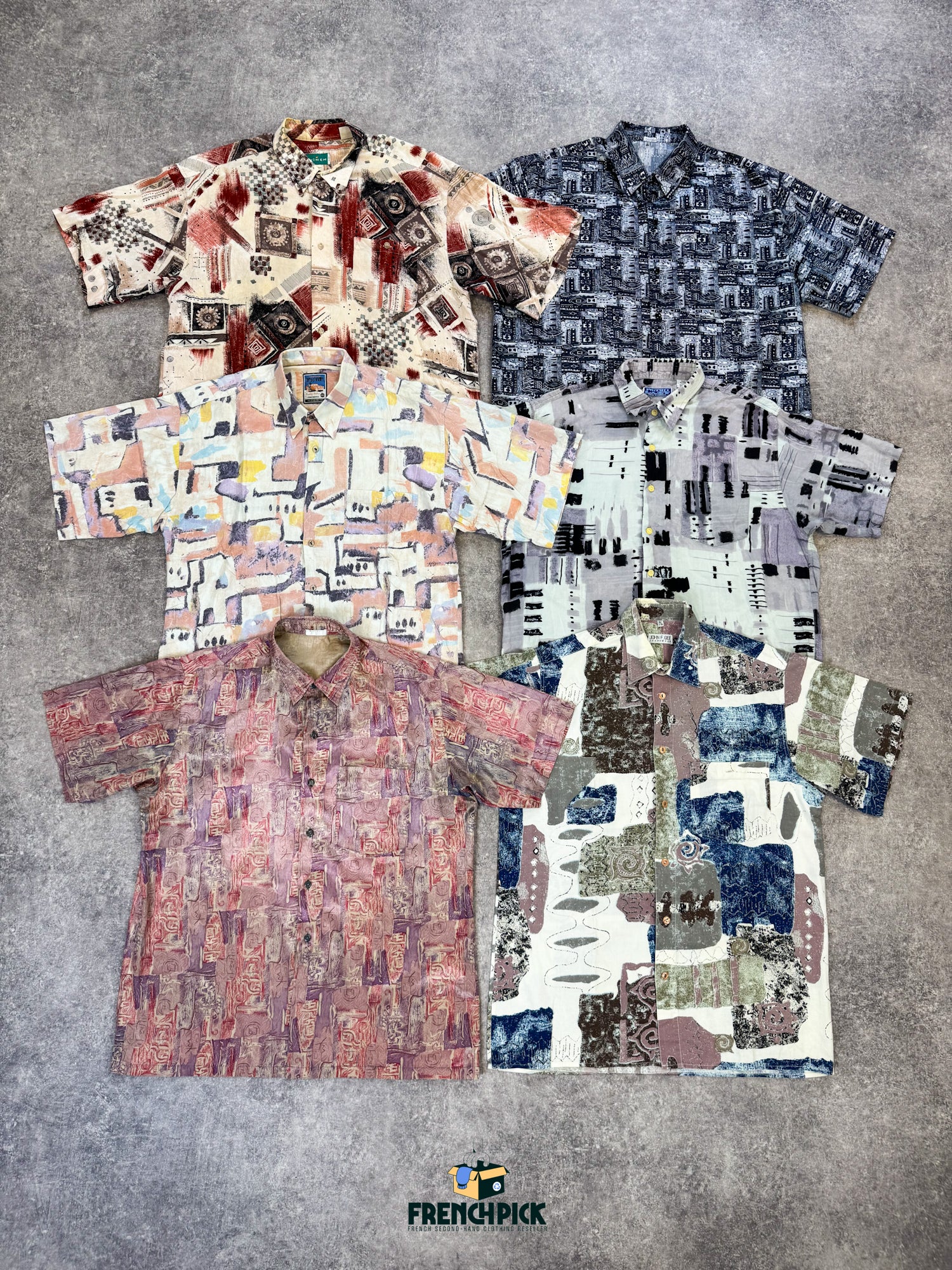 chemise-manches-courtes-motifs-annees-90-s-homme-vintage-vetement-grossiste-friperie-wholesaler-seconde-main-marque-occasion-textile-piece-80-90-2000-2010-french-pick