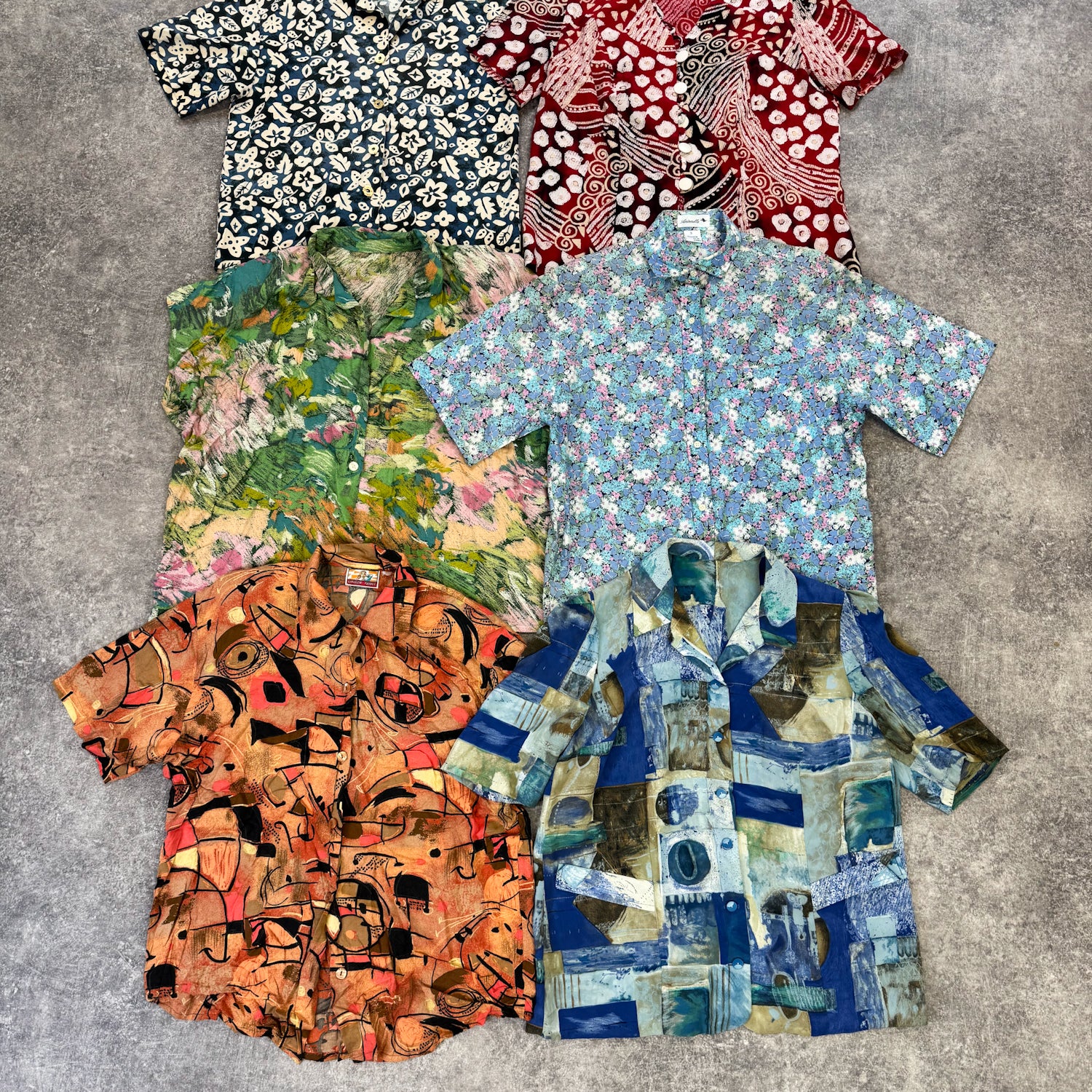 chemisier-manches-courtes-motifs-rayures-carreaux-femme-vintage-vetement-grossiste-friperie-wholesaler-seconde-main-marque-occasion-textile-piece-annees-80-90-2000-2010-french-pick