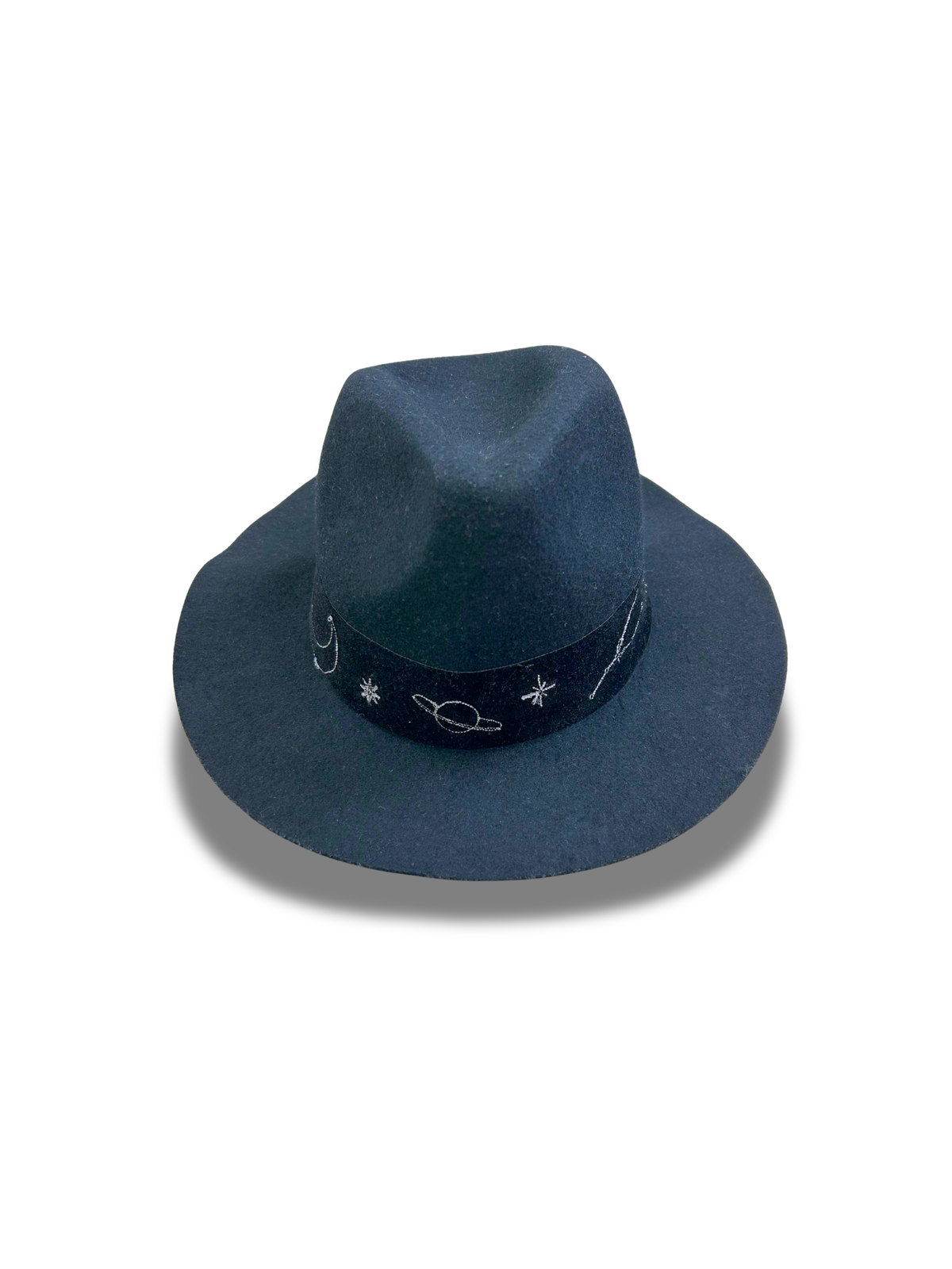 couvre-chef-chapeau-casquette-bonnet-bob-homme-hiver-femme-moderne-vetement-grossiste-friperie-wholesaler-seconde-main-occasion-textile-piece-80-90-2000-2010-french-pick