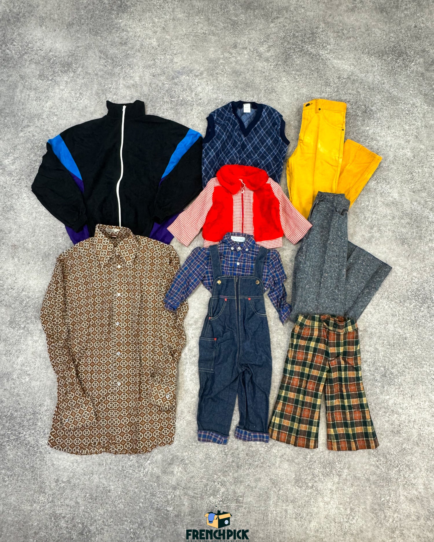 Deadstock-enfant-fille-garcon-pantalon-veste-retro-marque-moderne-vintage-vetement-grossiste-friperie-wholesaler-seconde-main-occasion-textile-piece-80-90-2000-2010
