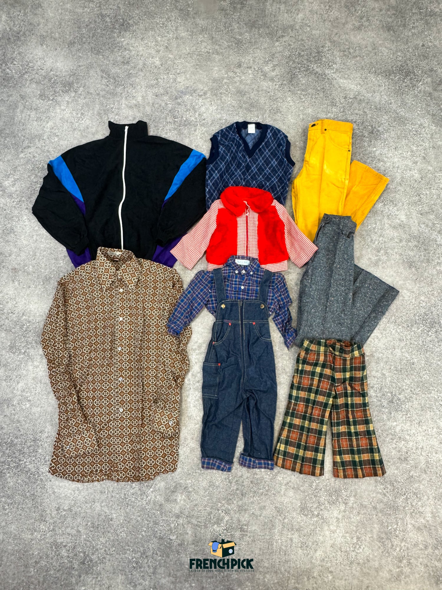 Deadstock-enfant-fille-garcon-pantalon-veste-retro-marque-moderne-vintage-vetement-grossiste-friperie-wholesaler-seconde-main-occasion-textile-piece-80-90-2000-2010