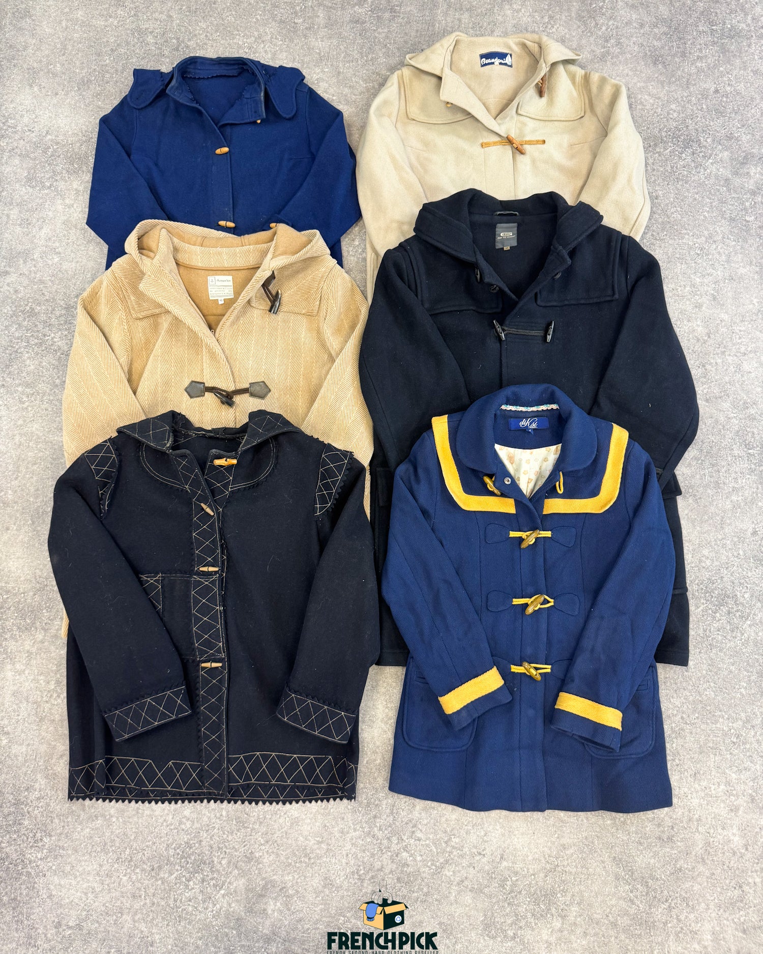 duffle-coat-laine-manteau-homme-femme-moderne-vintage-moderne-vetement-grossiste-friperie-wholesaler-seconde-main-marque-occasion-textile-piece-annees-80-90-2000-2010-french-pick