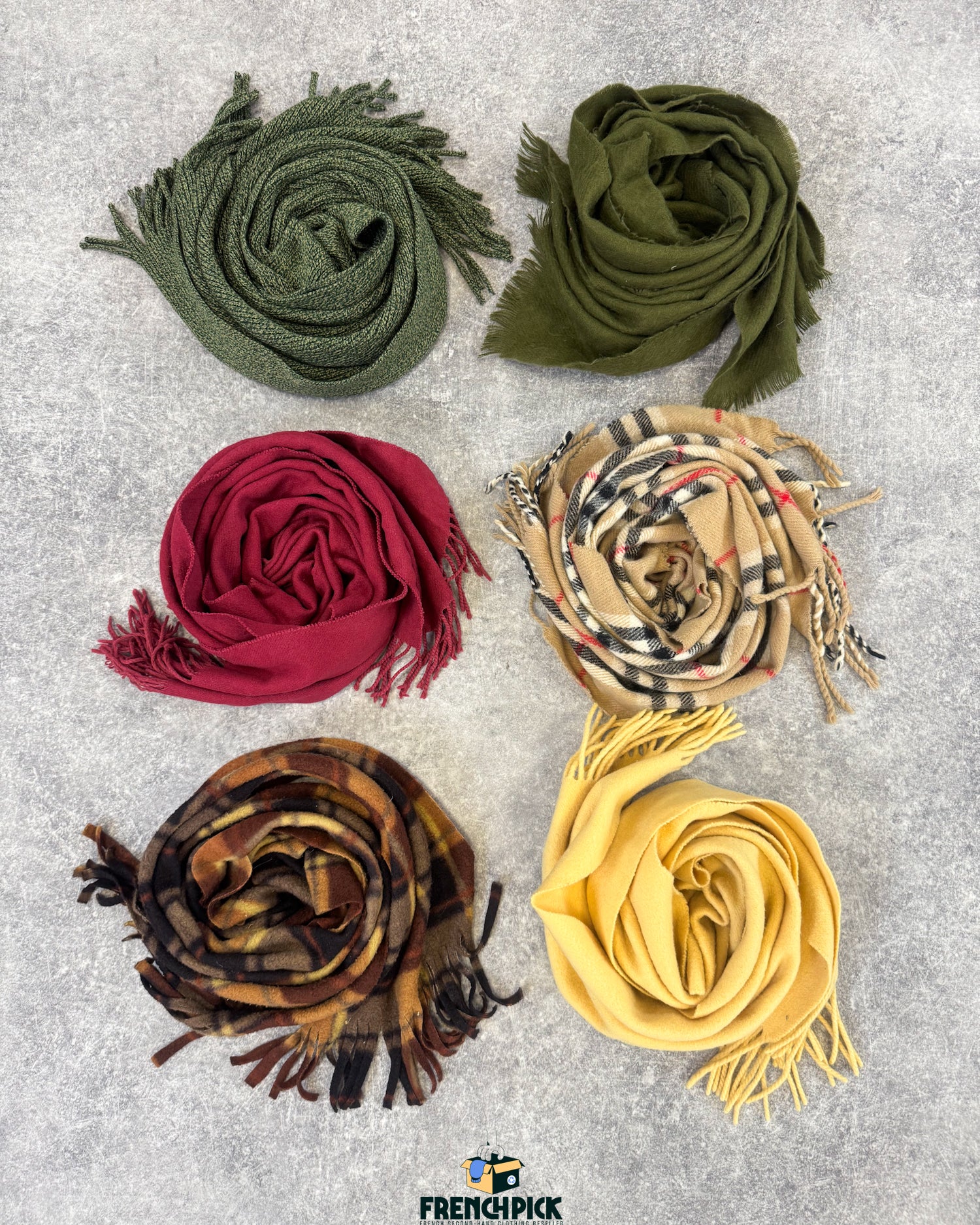 echarpe-foulard-laine-carreaux-homme-femme-vintage-vetement-grossiste-friperie-wholesaler-seconde-main-marque-occasion-textile-piece-annees-80-90-2000-2010-french-pick