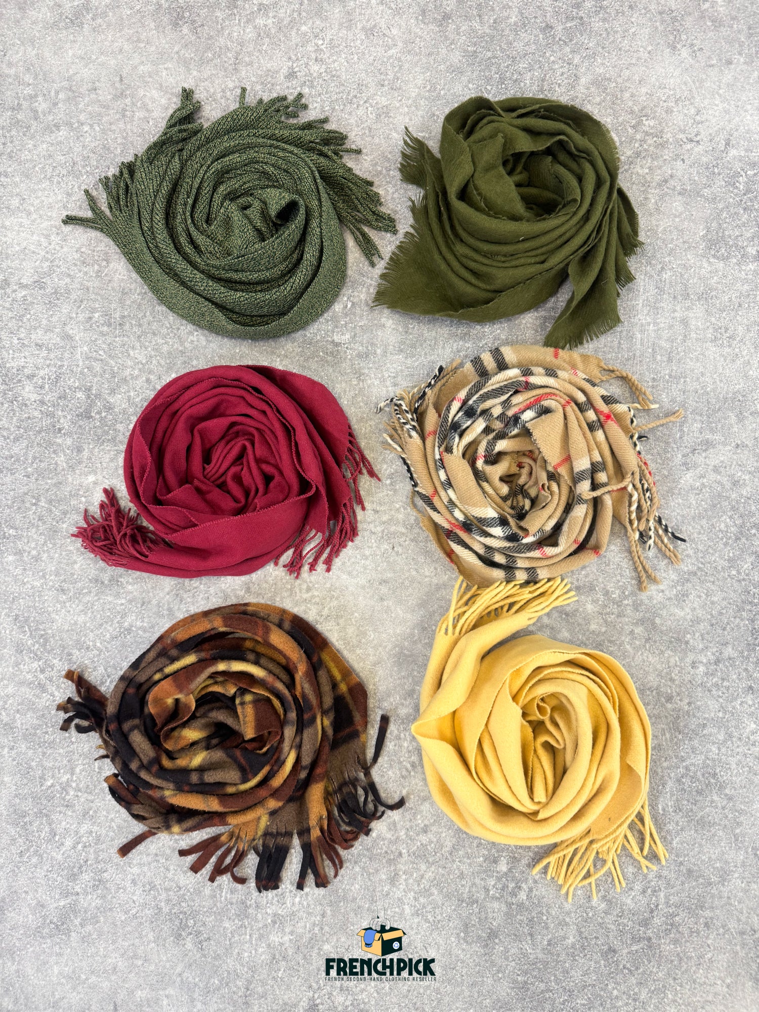 echarpe-foulard-laine-carreaux-homme-femme-vintage-vetement-grossiste-friperie-wholesaler-seconde-main-marque-occasion-textile-piece-annees-80-90-2000-2010-french-pick