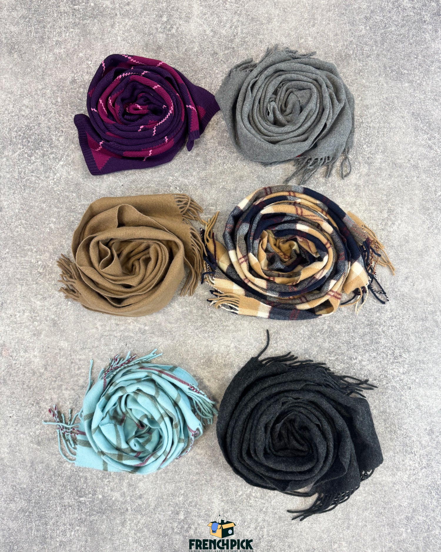 echarpe-foulard-laine-carreaux-homme-femme-vintage-vetement-grossiste-friperie-wholesaler-seconde-main-marque-occasion-textile-piece-annees-80-90-2000-2010-french-pick