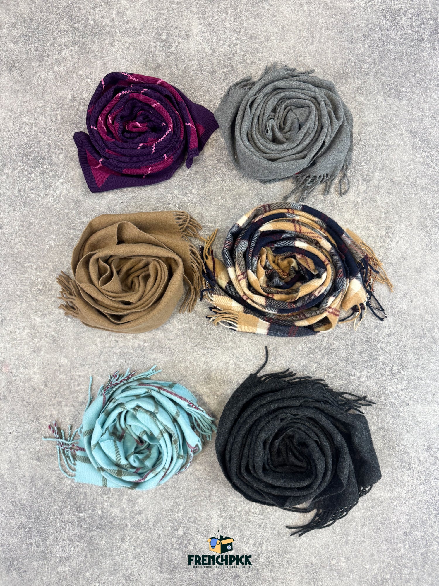 echarpe-foulard-laine-carreaux-homme-femme-vintage-vetement-grossiste-friperie-wholesaler-seconde-main-marque-occasion-textile-piece-annees-80-90-2000-2010-french-pick