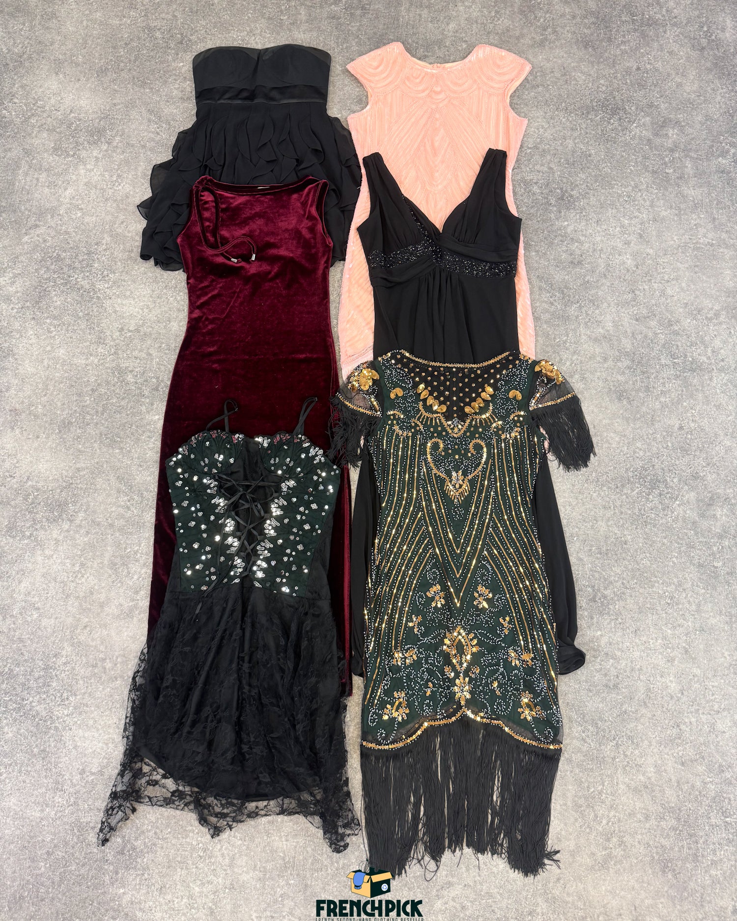Vetements-tenues-fete-soiree-nouvel-an-noel-robe-paillettes-sequin-top-chemise-pantalon-femme-vintage-vetement-grossiste-friperie-wholesaler-seconde-main-marque-occasion-textile-piece-annees-80-90-2000-2010-french-pick