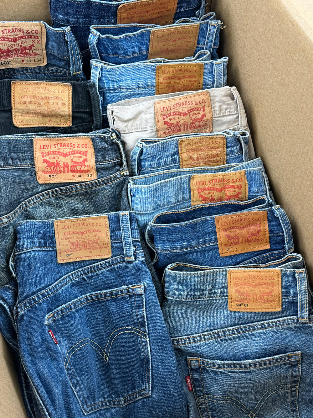 LEVI'S VINTAGE JEANS - 25KG