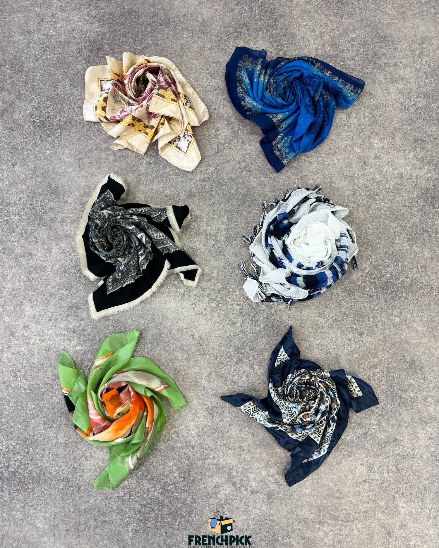 foulard-leger-soie-colore-motifs-femme-moderne-vetement-grossiste-friperie-wholesaler-seconde-main-occasion-textile-piece-80-90-2000-2010-french-pick