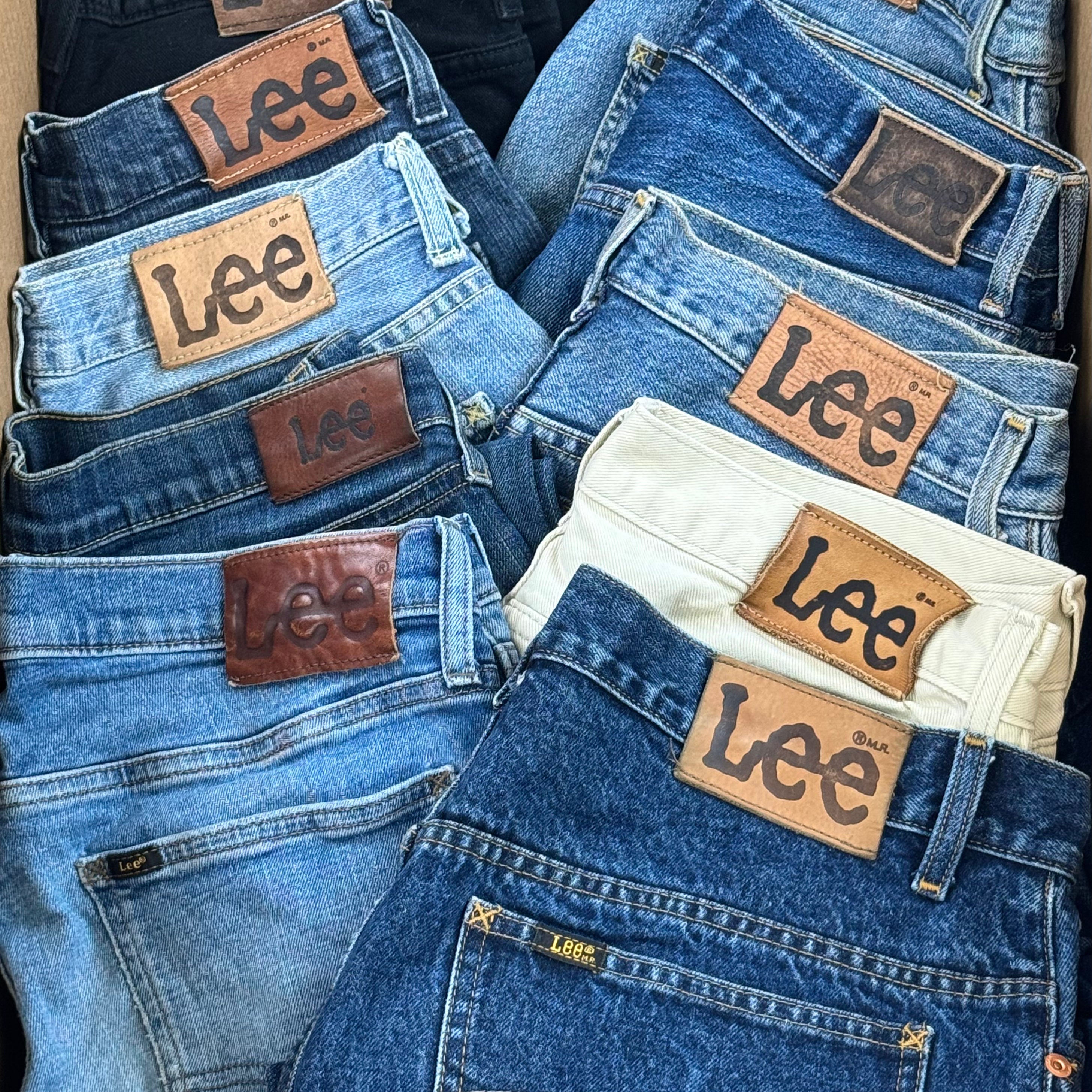 Jean-lee-marque-denim-femme-homme-ete-hiver-marque-vintage-moderne-vetement-grossiste-friperie-wholesaler-seconde-main-occasion-textile-piece-80-90-2000-2010-french-pick-reseller-vinted