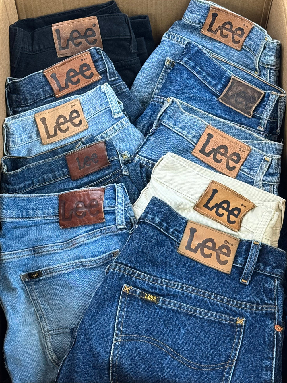 LEVI'S VINTAGE JEANS - 25KG