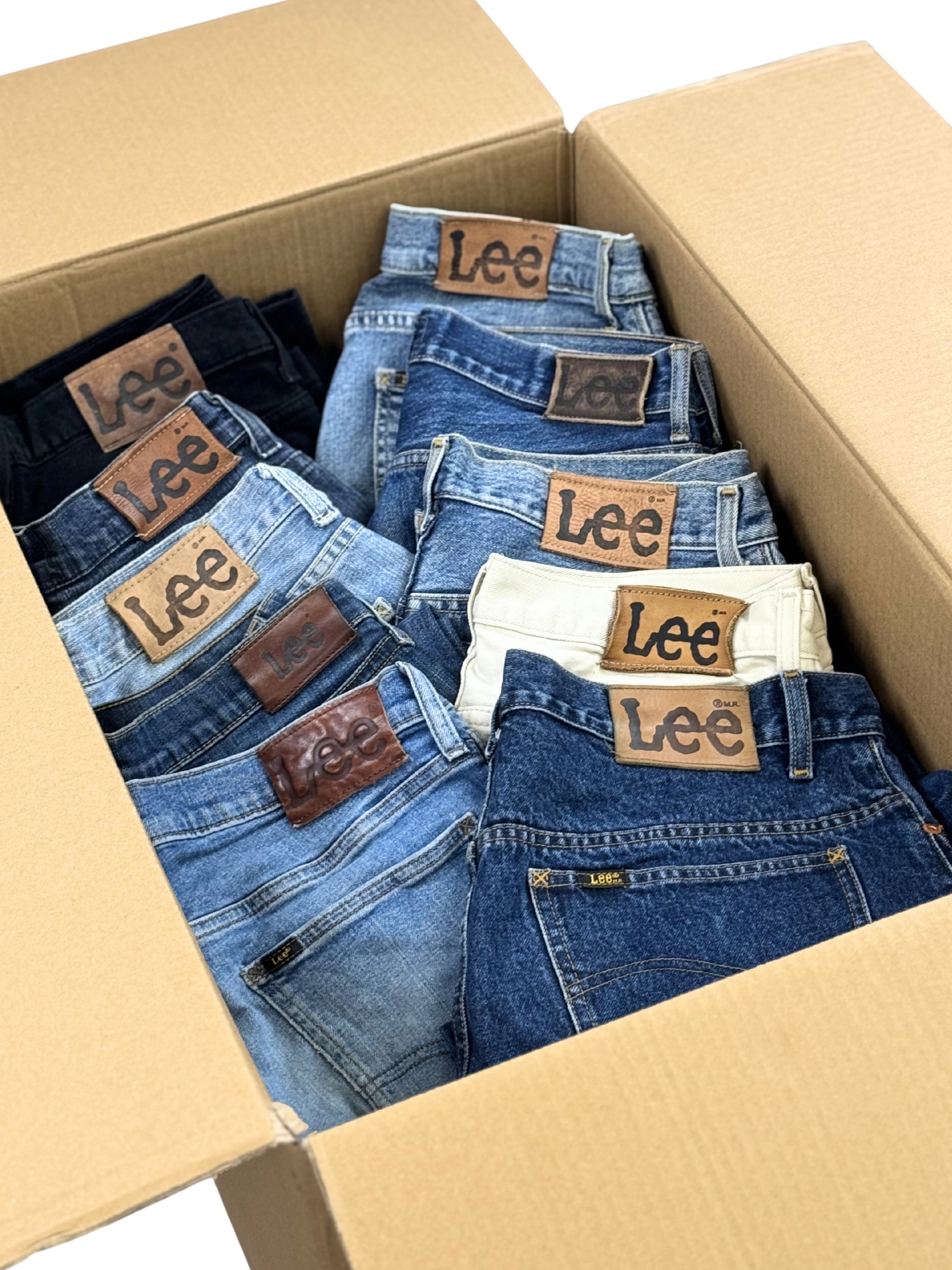 Jean-lee-marque-denim-femme-homme-ete-hiver-marque-vintage-moderne-vetement-grossiste-friperie-wholesaler-seconde-main-occasion-textile-piece-80-90-2000-2010-french-pick-reseller-vinted