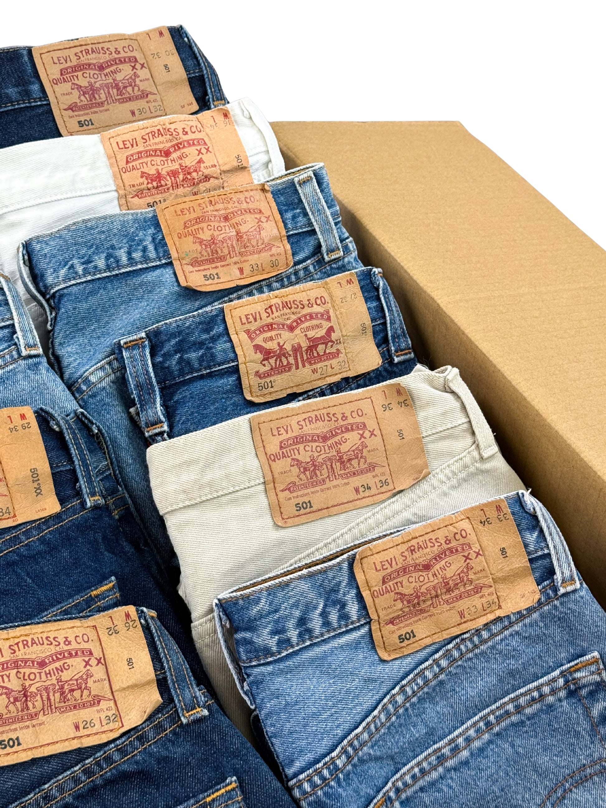 Jean-levis-levi-s-denim-femme-homme-ete-hiver-marque-vintage-501-made-in-usa-vintage-vetement-grossiste-friperie-wholesaler-seconde-main-occasion-textile-piece-80-90-2000-2010-french-pick-reseller-vinted
