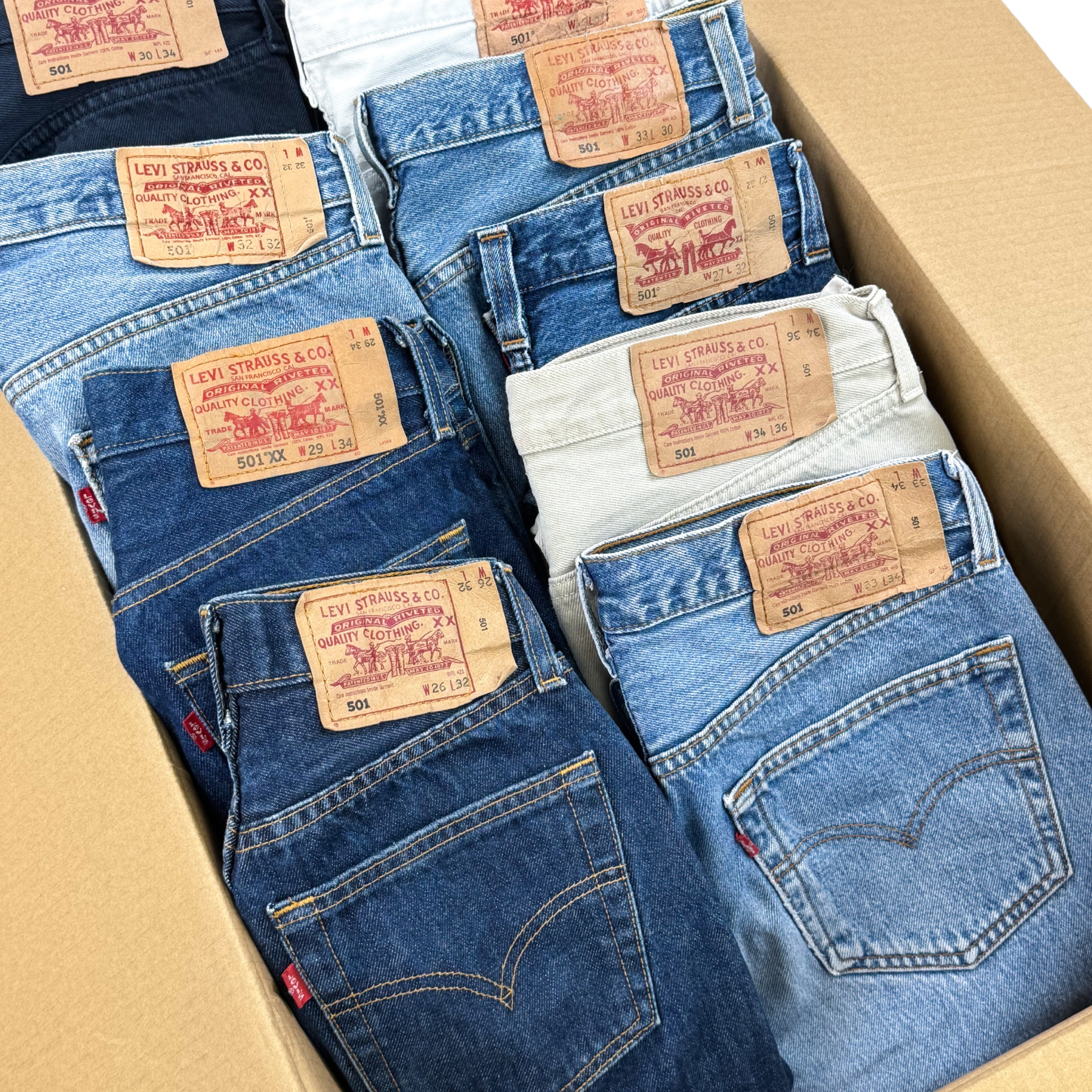 Jean-levis-levi-s-denim-femme-homme-ete-hiver-marque-vintage-501-made-in-usa-vintage-vetement-grossiste-friperie-wholesaler-seconde-main-occasion-textile-piece-80-90-2000-2010-french-pick-reseller-vinted
