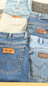 Jean-wrangler-marque-denim-femme-homme-ete-hiver-marque-vintage-moderne-vetement-grossiste-friperie-wholesaler-seconde-main-occasion-textile-piece-80-90-2000-2010-french-pick-reseller-vinted