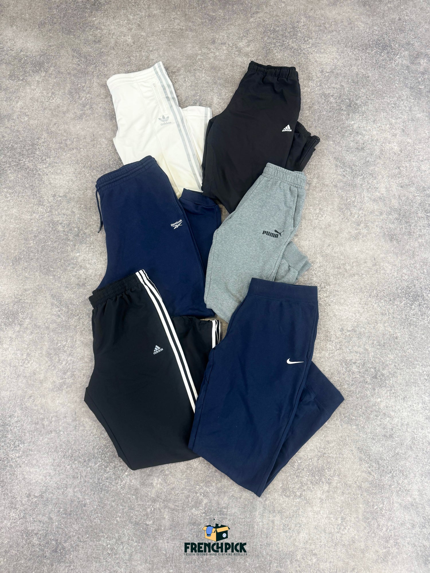 pantalon-jogging-homme-femme-marque-brand-adidas-nike-carhartt-lacoste-ralph-lauren-reebok-puma-moderne-vintage-vetement-grossiste-friperie-wholesaler-seconde-main-marque-occasion-textile-piece-80-90-2000-2010-french-pick