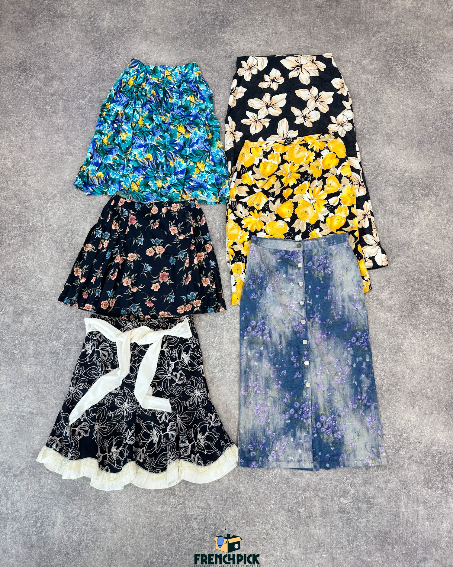 jupe-vintage-fleurs-fleurie-femme-unie-a-motifs-ete-hiver-vetement-grossiste-friperie-wholesaler-seconde-main-marque-occasion-textile-piece-80-90-2000-2010-Y2K-french-pick-reseller-vinted