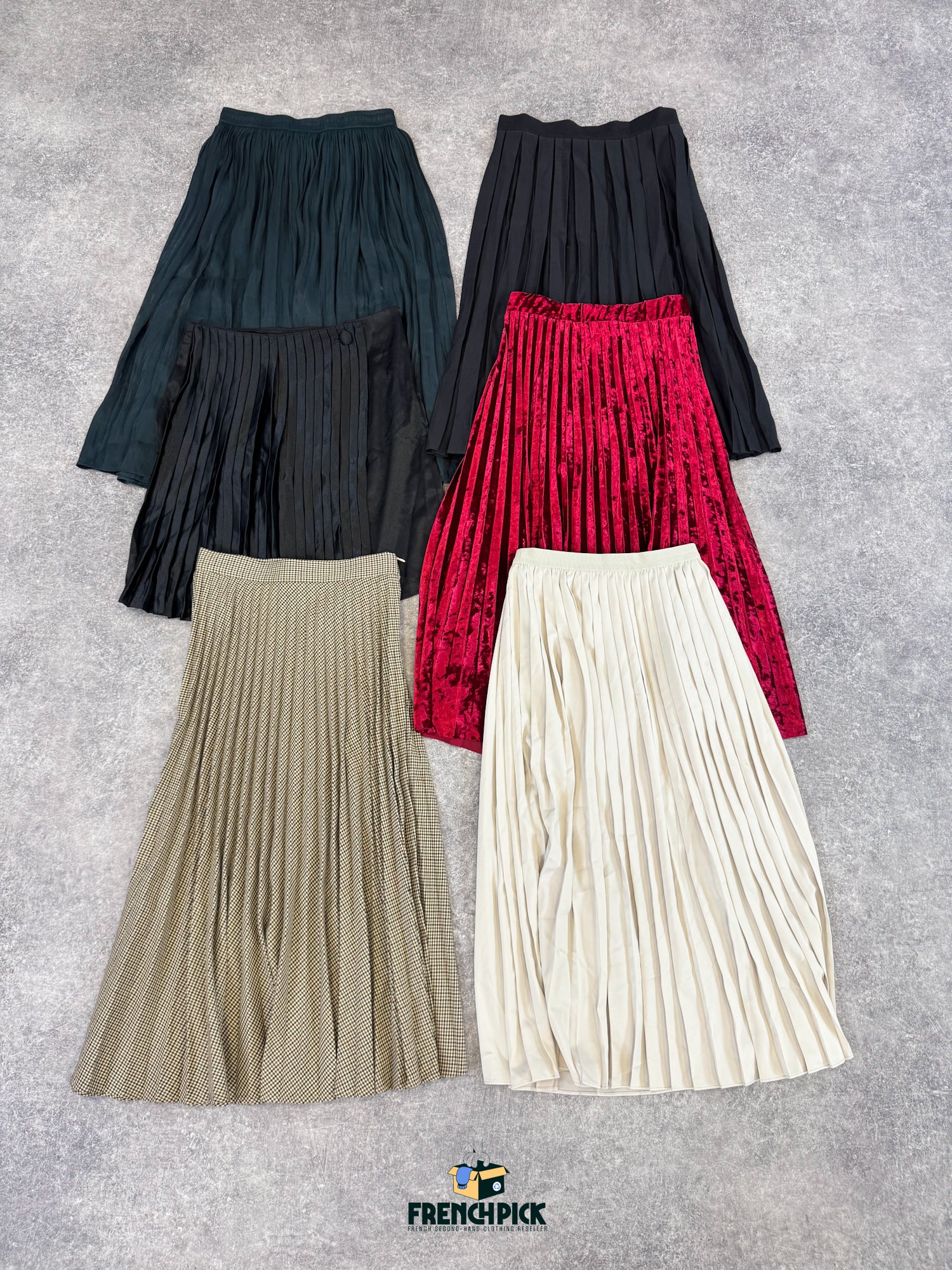 jupe-hiver-plis-plissee-femme-vintage-moderne-vetement-grossiste-friperie-wholesaler-seconde-main-occasion-textile-piece-80-90-2000-2010-french-pick