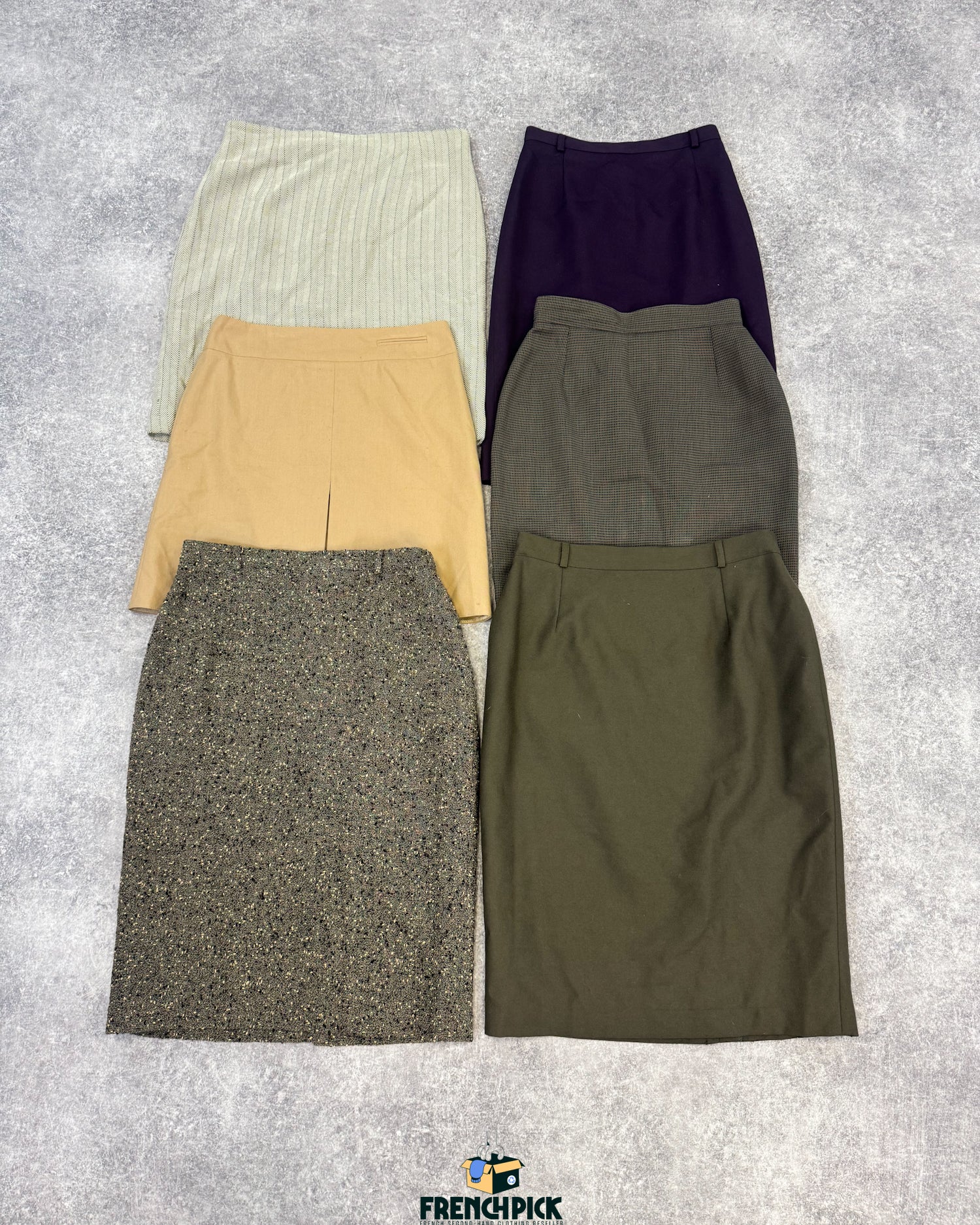jupe-crayon-hiver-motifs-femme-moderne-vintage-vetement-grossiste-friperie-wholesaler-seconde-main-occasion-textile-piece-80-90-2000-2010-grossiste-seconde-main-french-pick-wholesaler