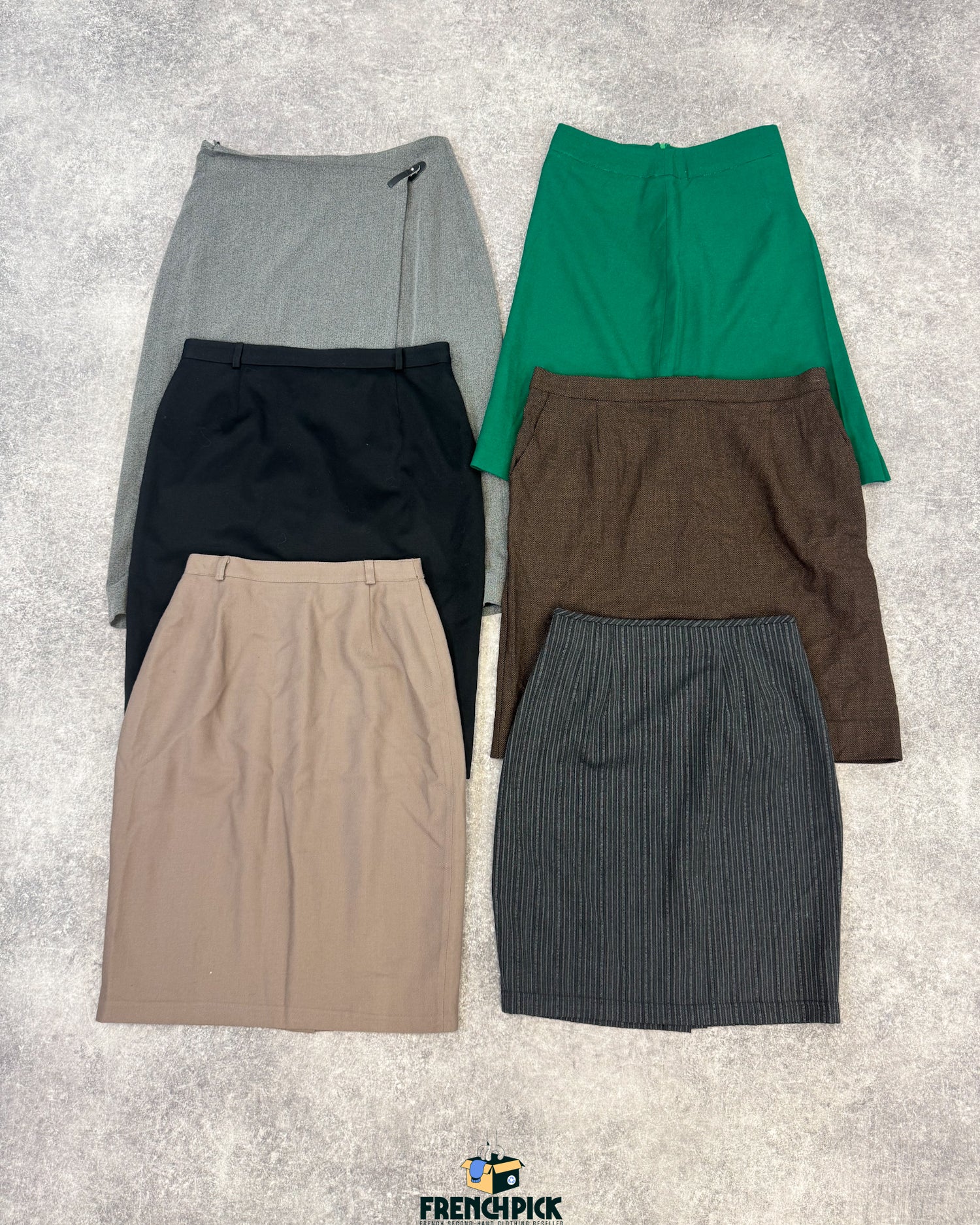 jupe-crayon-hiver-motifs-femme-moderne-vintage-vetement-grossiste-friperie-wholesaler-seconde-main-occasion-textile-piece-80-90-2000-2010-grossiste-seconde-main-french-pick-wholesaler