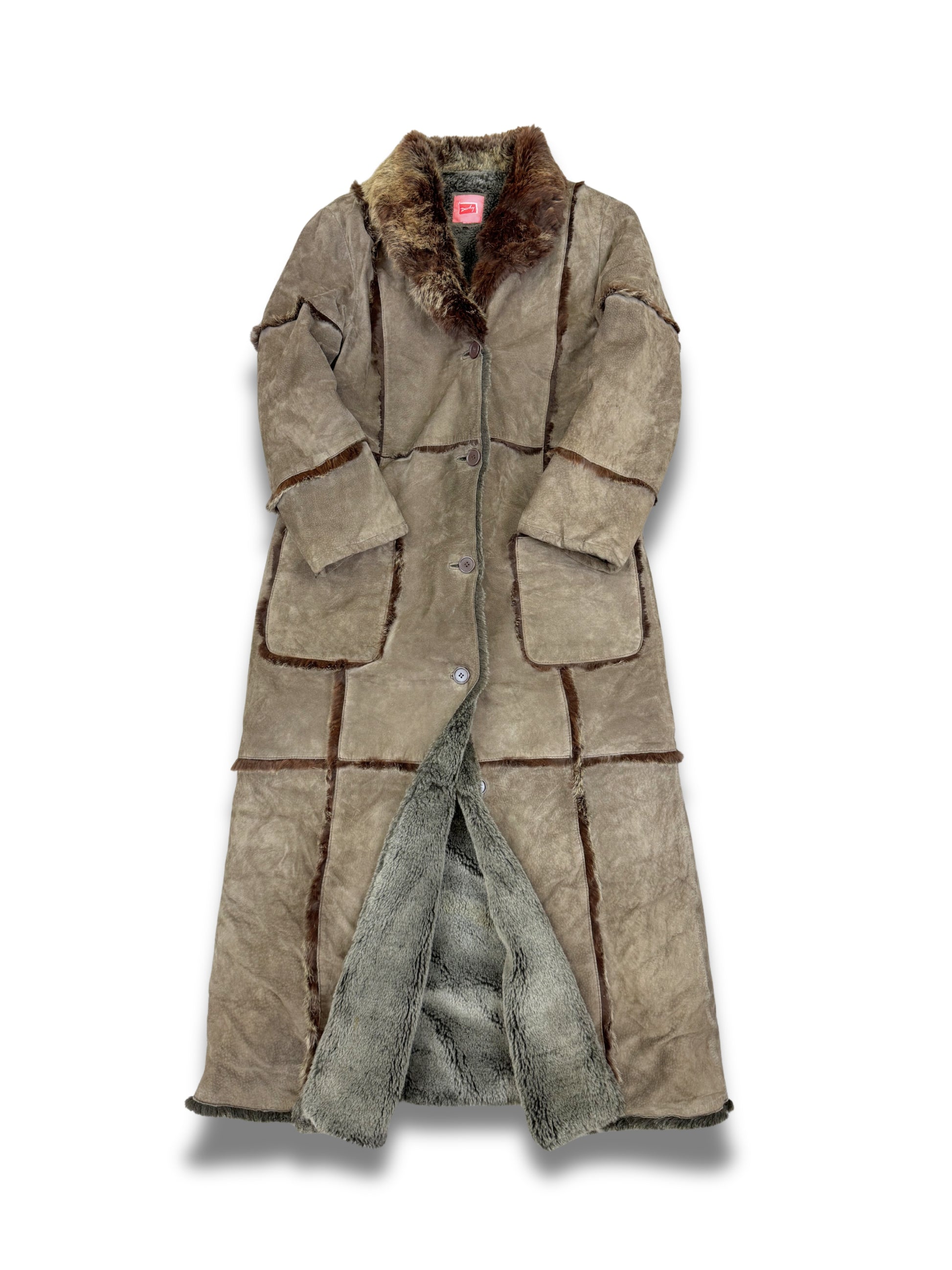 manteau-afghan-femme-cuirs-fourrure-hiver-mode-annees-2000-Y2K-style-vrai-cuir-de-vache-daim-patine-ancien-femme-vintage-vetements-vetement-grossiste-friperie-wholesaler-seconde-main-marque-occasion-textile-piece-annees-80-90-2000-2010-french-pick-reseller-vinted-reseller-vinted-vente-en-ligne