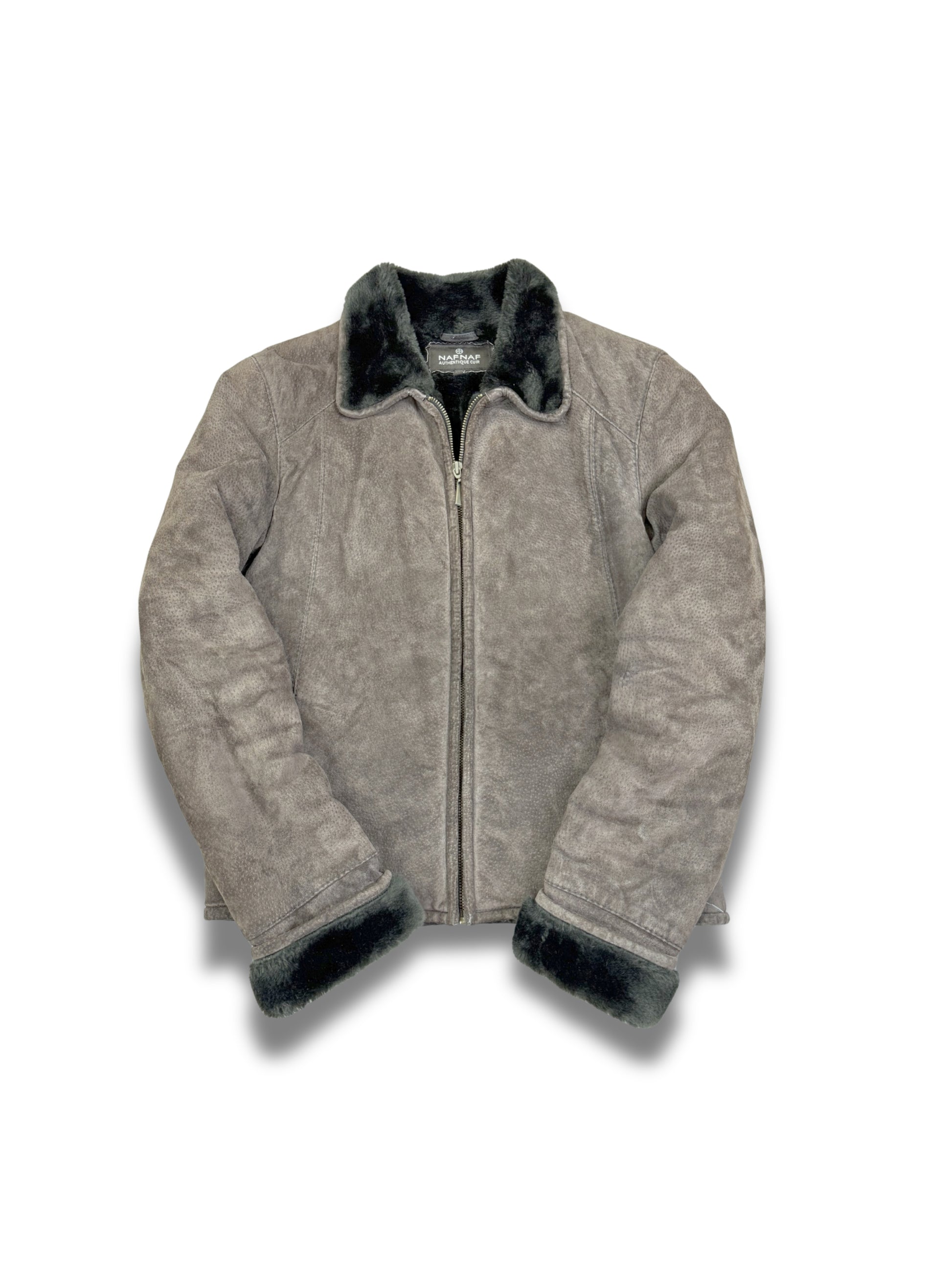cuirs-veste-manteau-en-cuir-peau-retourne-laine-mouton-fourrure-vintage-vrai-cuir-de-vache-daim-patine-ancien-homme-femme-vintage-vetements-homme-vintage-vetement-grossiste-friperie-wholesaler-seconde-main-marque-occasion-textile-piece-annees-80-90-2000-2010-french-pick-reseller-vinted-reseller-vinted-vente-en-ligne