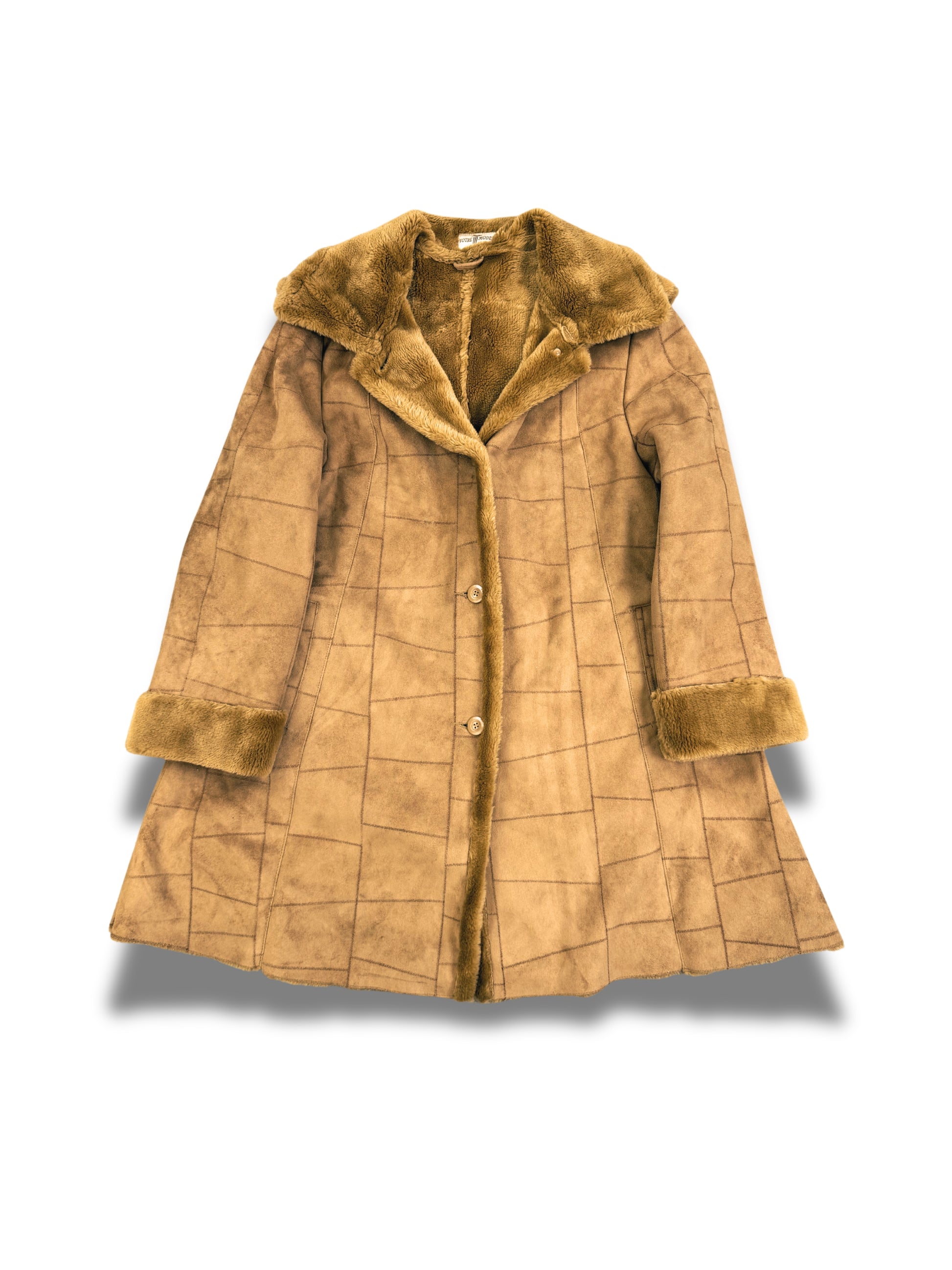 cuirs-manteau-veste-en-simili-cuir-blazer-vintage-vrai-cuir-de-vache-daim-patine-ancien-femme-vintage-vetements-femme-vintage-vetement-grossiste-friperie-wholesaler-seconde-main-marque-occasion-textile-piece-annees-80-90-2000-2010-french-pick-reseller-vinted-reseller-vinted-vente-en-ligne