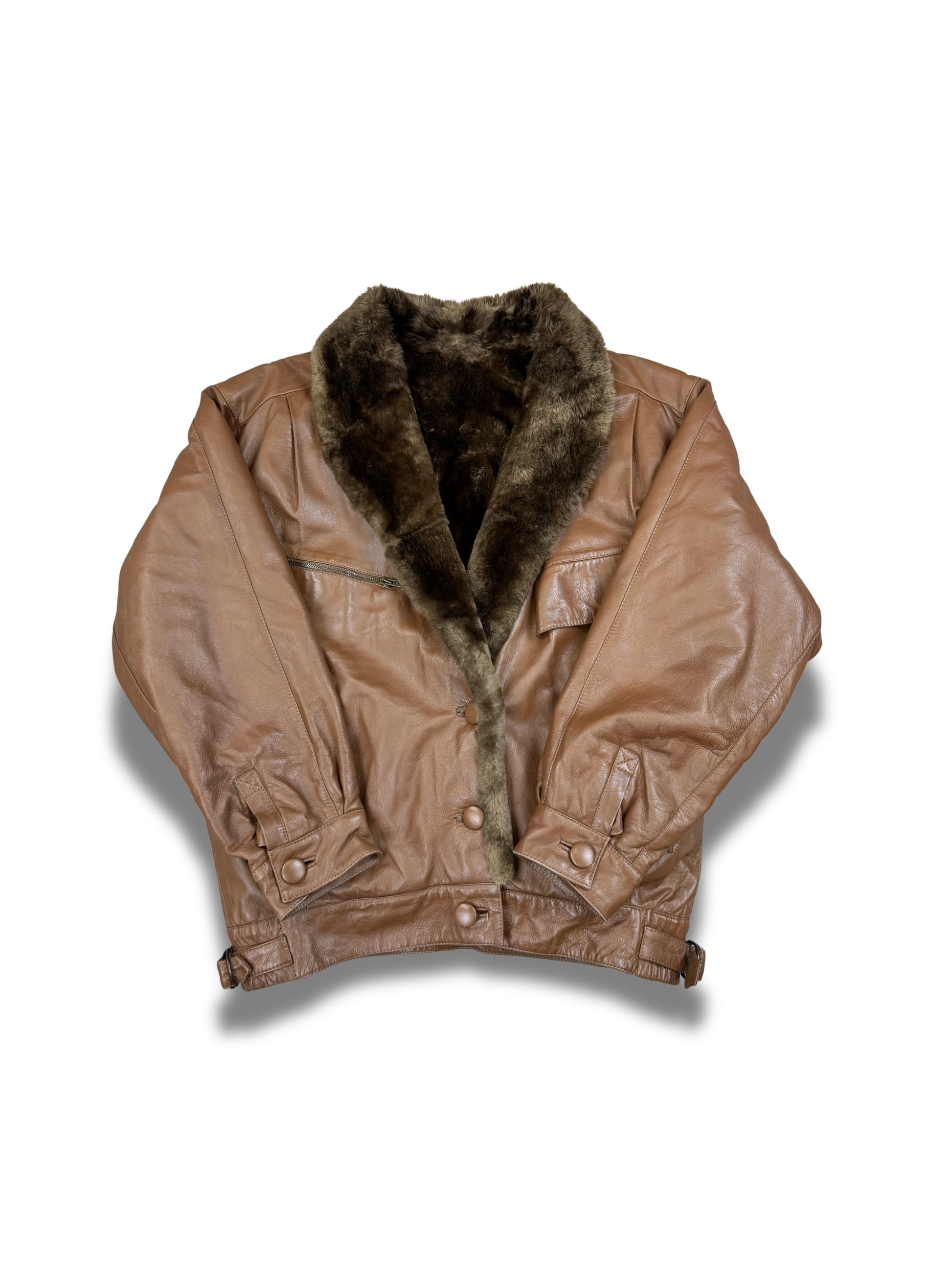 cuirs-manteau-veste-en-cuir-blazer-vintage-vrai-cuir-de-vache-daim-patine-ancien-femme-vintage-vetements-femme-vintage-vetement-grossiste-friperie-wholesaler-seconde-main-marque-occasion-textile-piece-annees-80-90-2000-2010-french-pick-reseller-vinted-reseller-vinted-vente-en-ligne