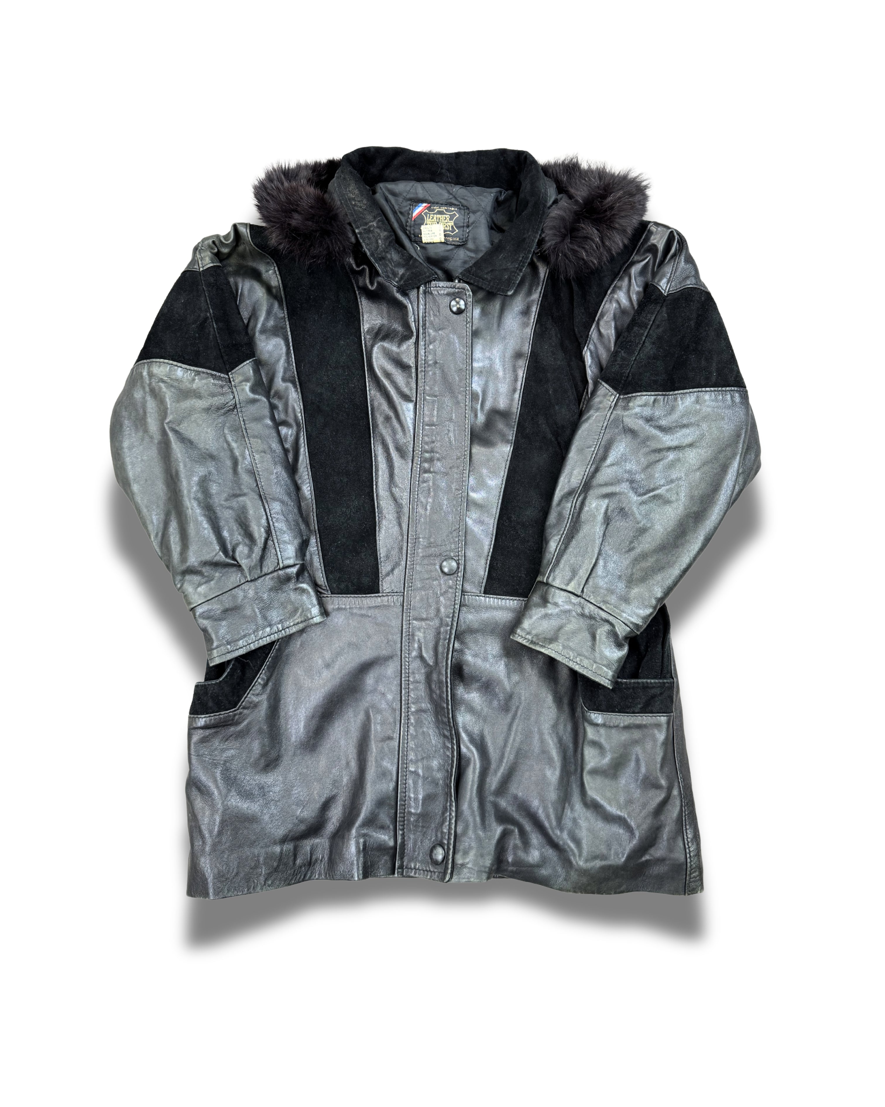 cuirs-manteau-veste-en-cuir-blazer-vintage-vrai-cuir-de-vache-daim-patine-ancien-femme-vintage-vetements-femme-vintage-vetement-grossiste-friperie-wholesaler-seconde-main-marque-occasion-textile-piece-annees-80-90-2000-2010-french-pick-reseller-vinted-reseller-vinted-vente-en-ligne