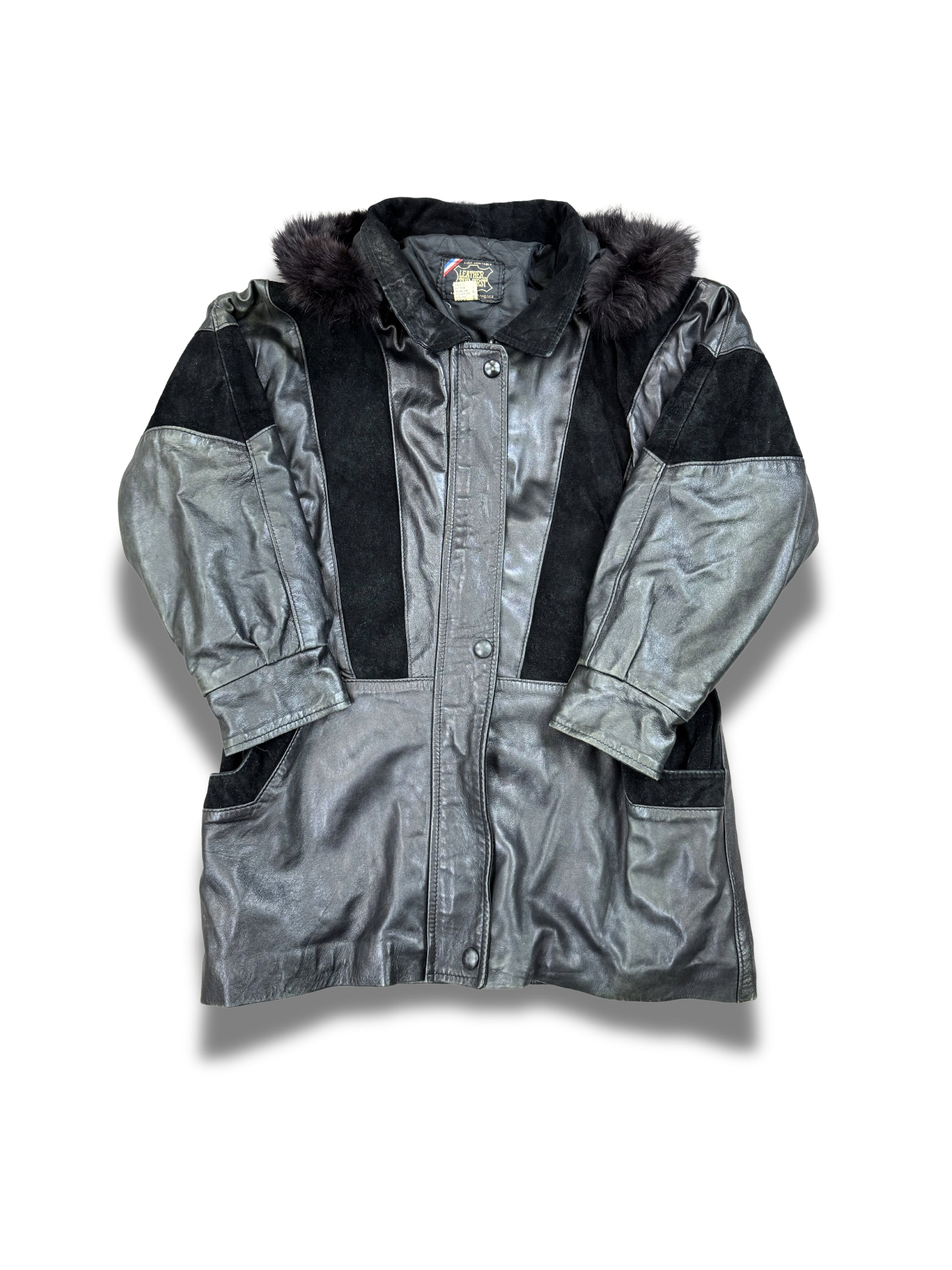 cuirs-manteau-veste-en-cuir-blazer-vintage-vrai-cuir-de-vache-daim-patine-ancien-femme-vintage-vetements-femme-vintage-vetement-grossiste-friperie-wholesaler-seconde-main-marque-occasion-textile-piece-annees-80-90-2000-2010-french-pick-reseller-vinted-reseller-vinted-vente-en-ligne