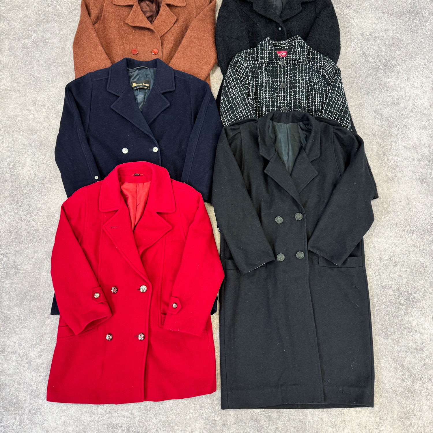manteau-laine-femme-moderne-vintage-moderne-vetement-grossiste-friperie-wholesaler-seconde-main-marque-occasion-textile-piece-annees-80-90-2000-2010-french-pick