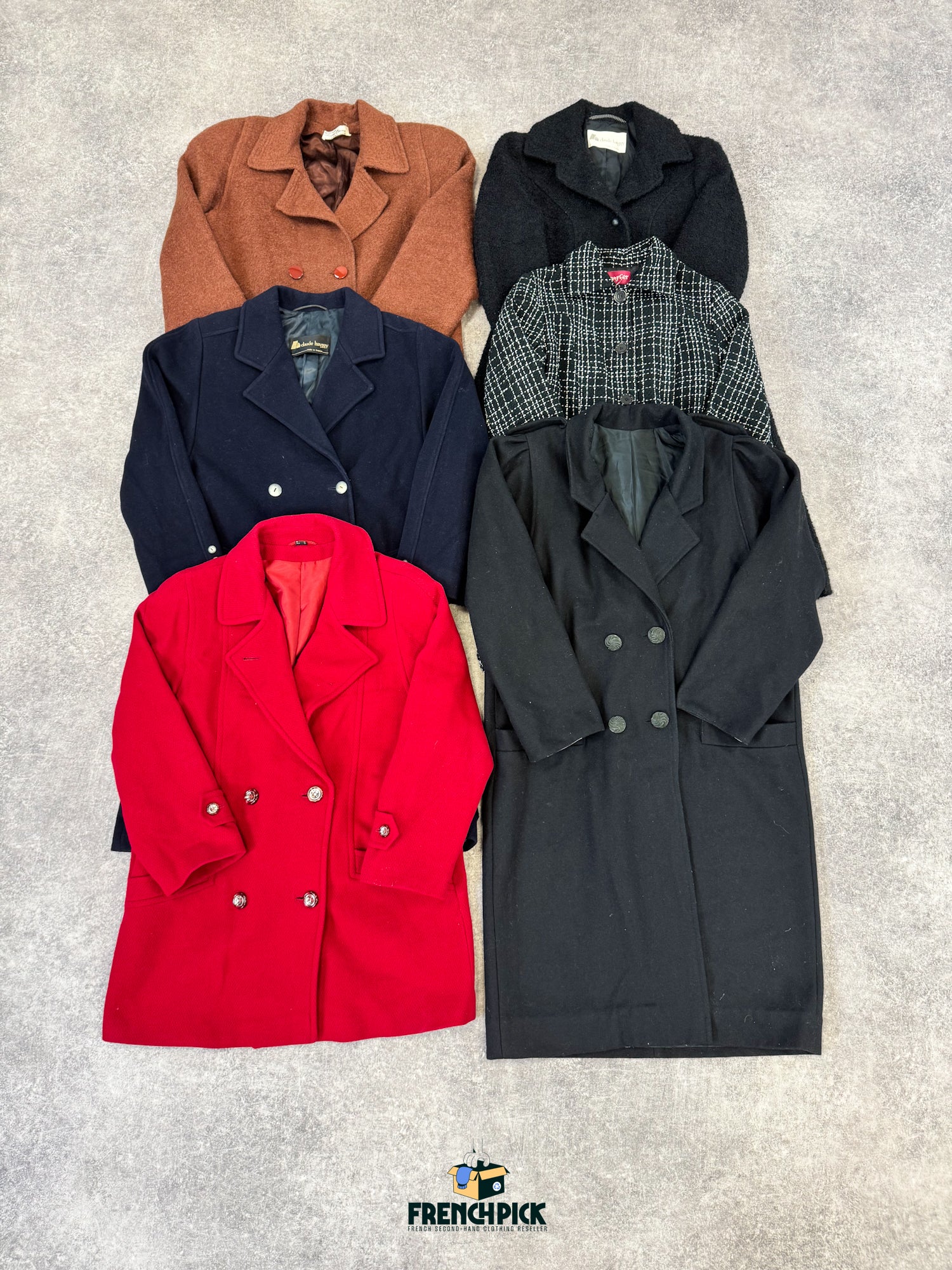 manteau-laine-femme-moderne-vintage-moderne-vetement-grossiste-friperie-wholesaler-seconde-main-marque-occasion-textile-piece-annees-80-90-2000-2010-french-pick