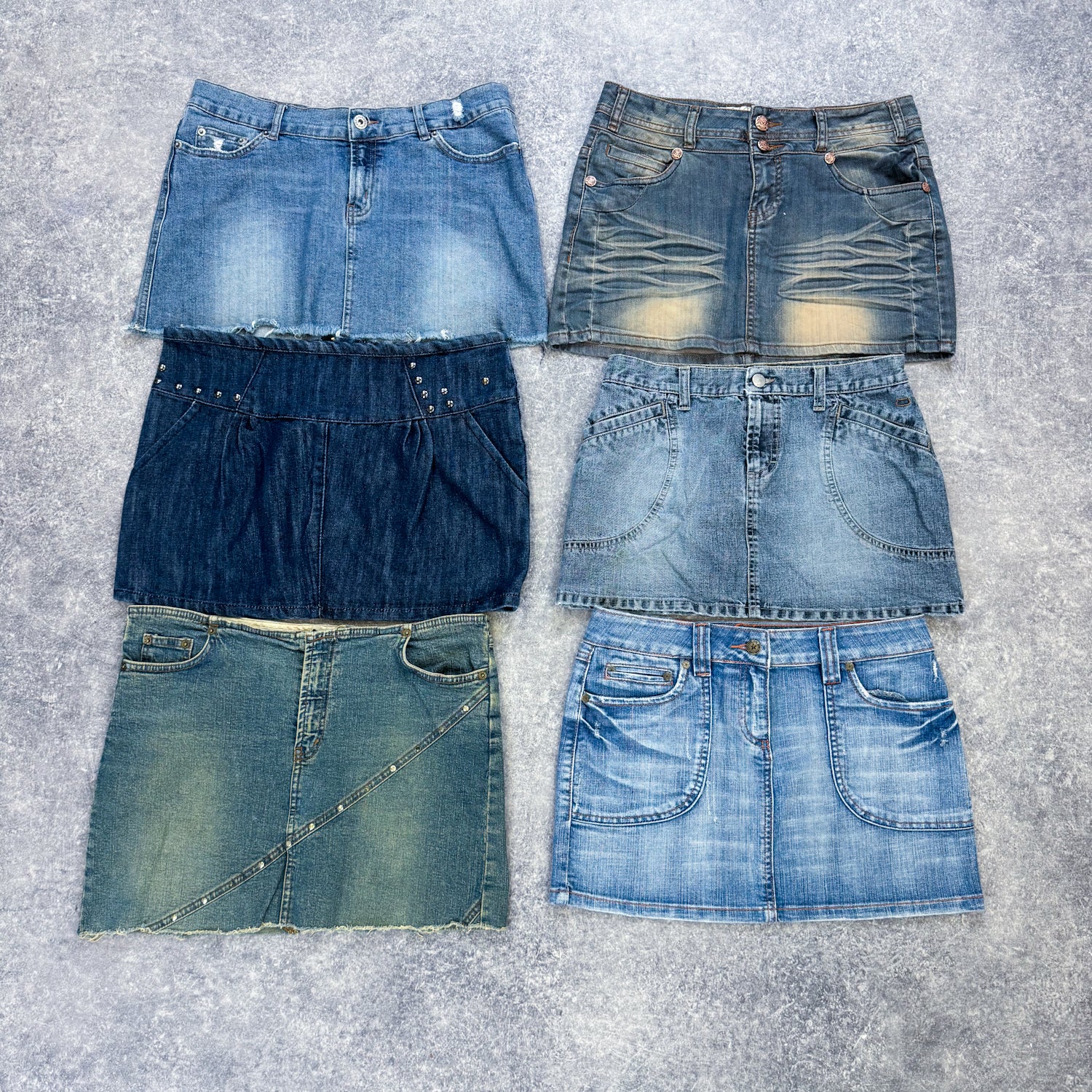 jupe-en-jean-denim-mini-jupe-Y2K-femme-vintage-vetement-grossiste-friperie-wholesaler-seconde-main-marque-occasion-textile-piece-80-90-2000-2010-french-pick