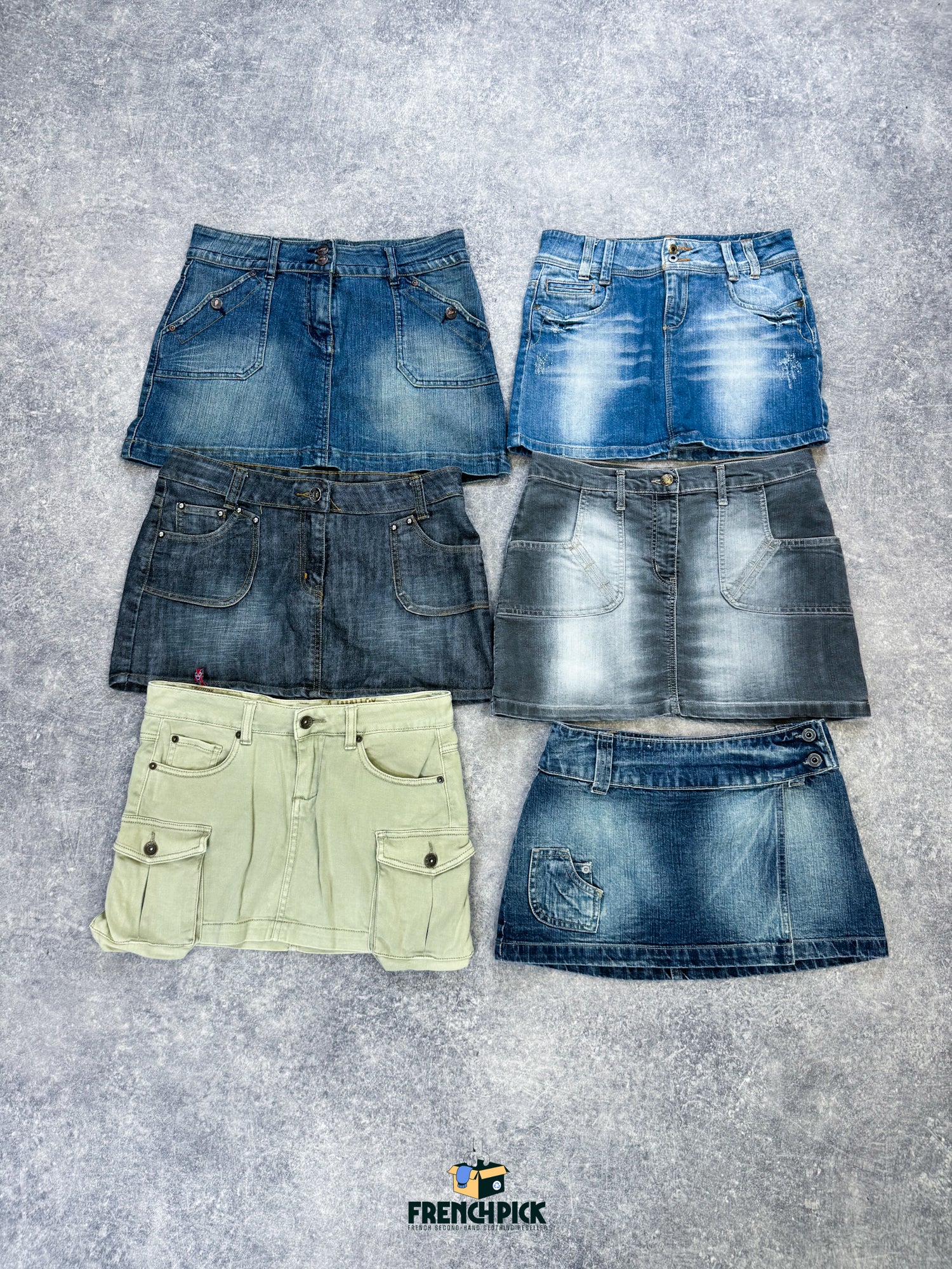 jupe-en-jean-denim-mini-jupe-Y2K-femme-vintage-vetement-grossiste-friperie-wholesaler-seconde-main-marque-occasion-textile-piece-80-90-2000-2010-french-pick