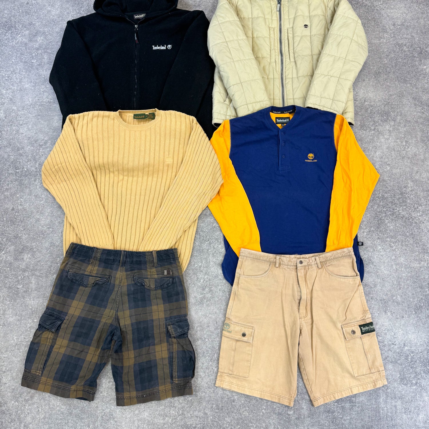 mix-timberland-marque-ete-hiver-vetements-sweat-manteau-pantalon-jean-chemise-pull-top-t-shirt-banane-sac-echarpe-femme-homme-moderne-vetement-grossiste-friperie-wholesaler-seconde-main-marque-occasion-textile-piece-80-90-2000-2010-french-pick